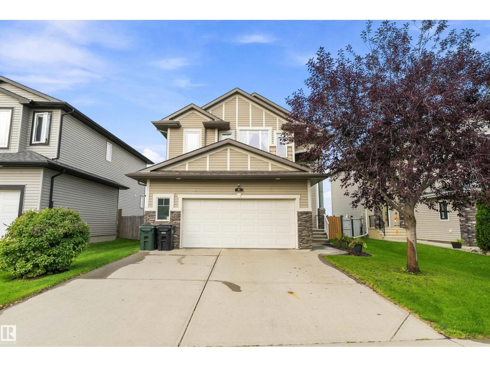 87 LAMPLIGHT DR