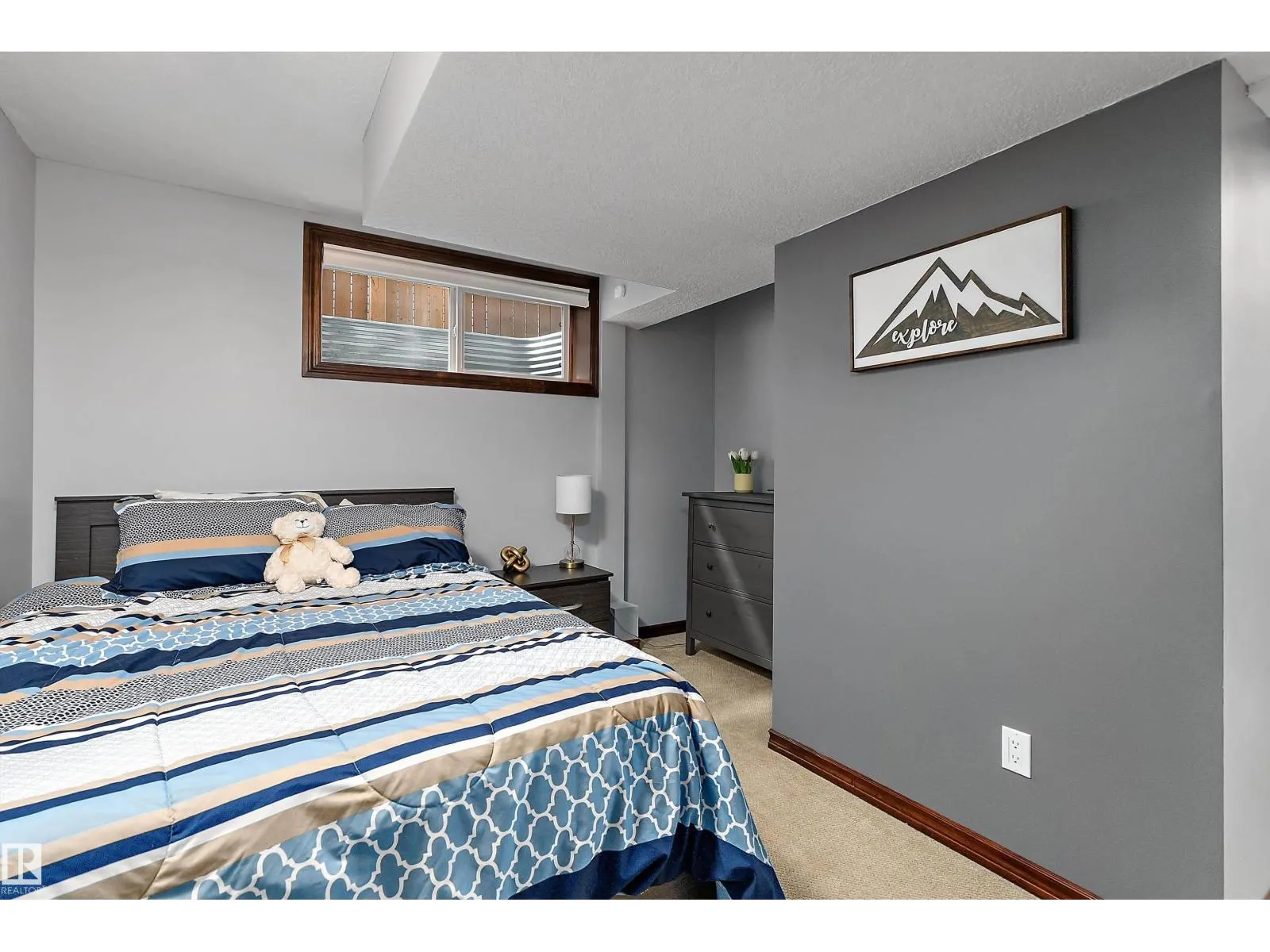 87 LAMPLIGHT DR