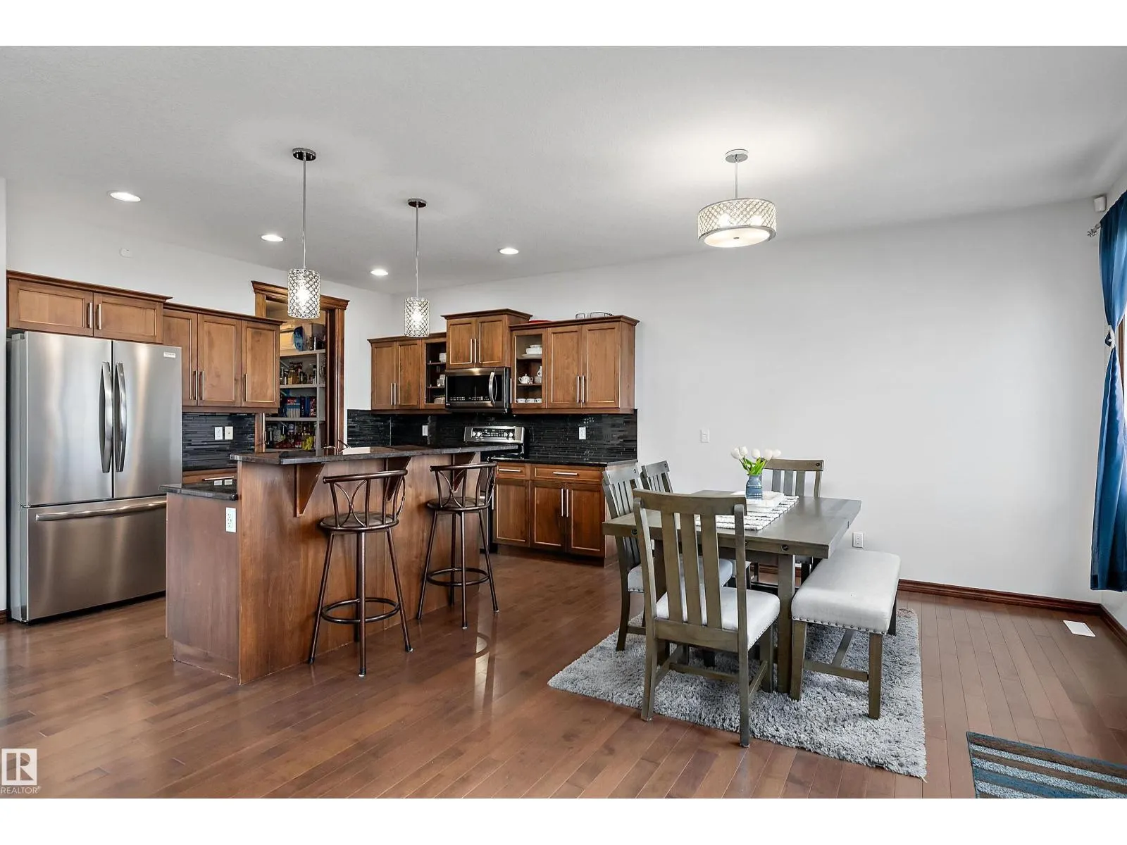 87 LAMPLIGHT DR