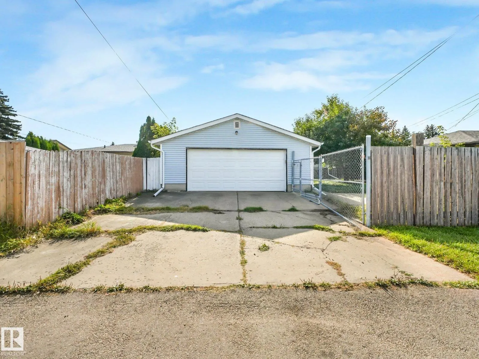 7520 130 AV NW