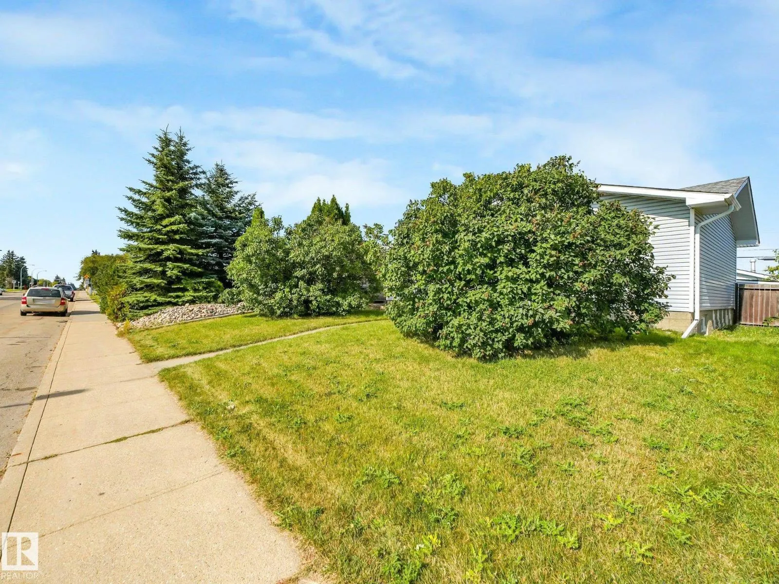 7520 130 AV NW