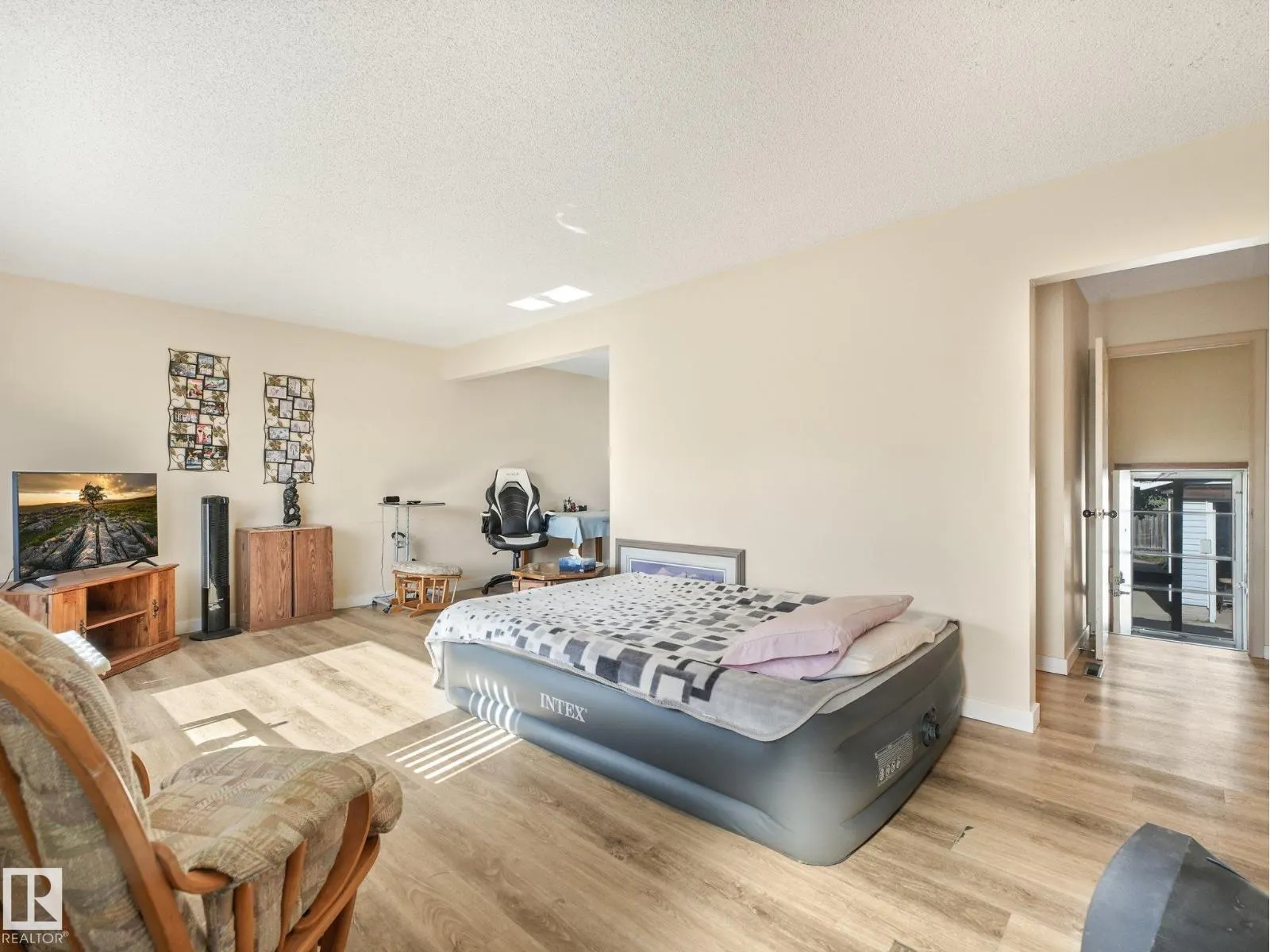 7520 130 AV NW