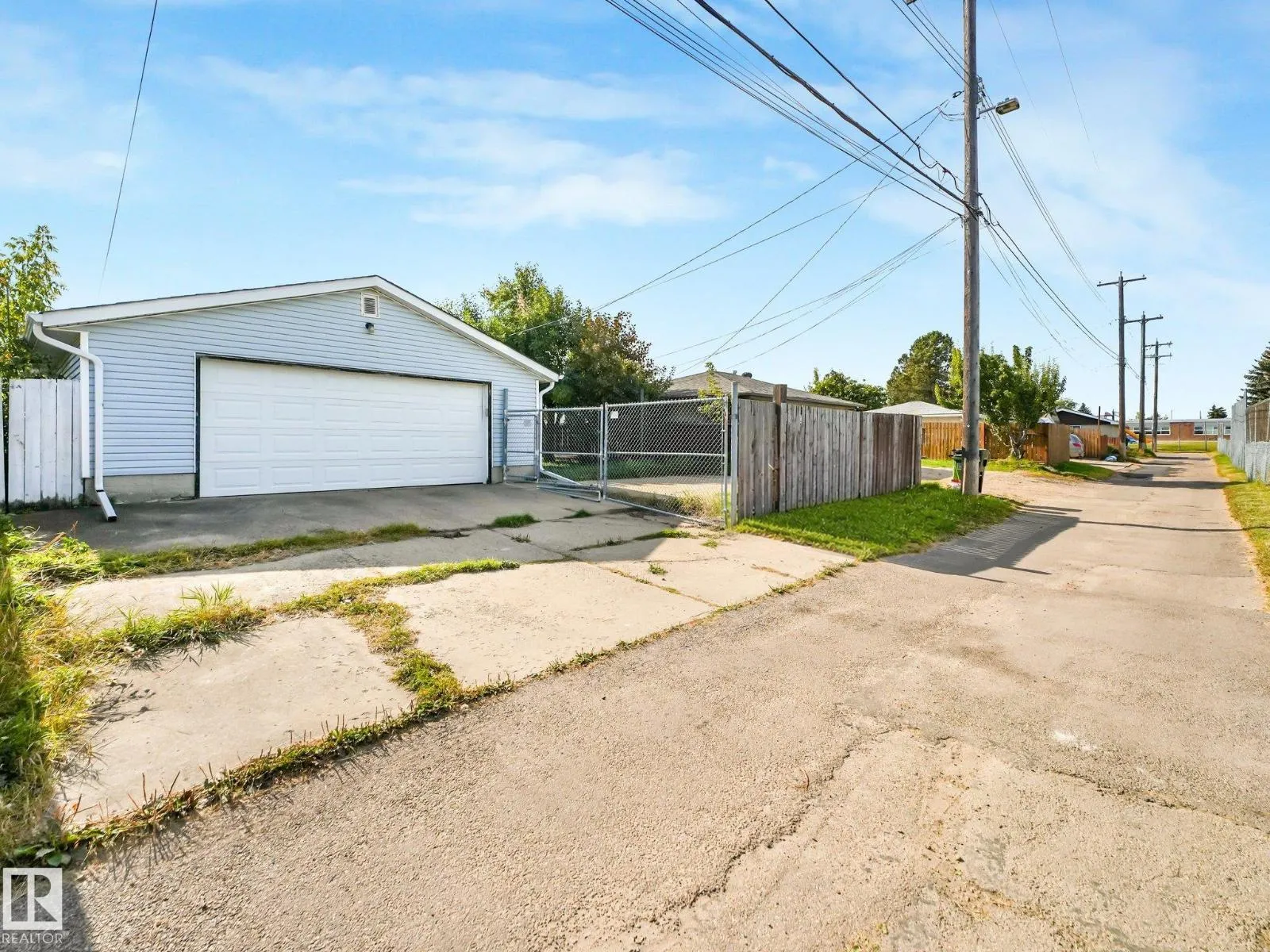 7520 130 AV NW
