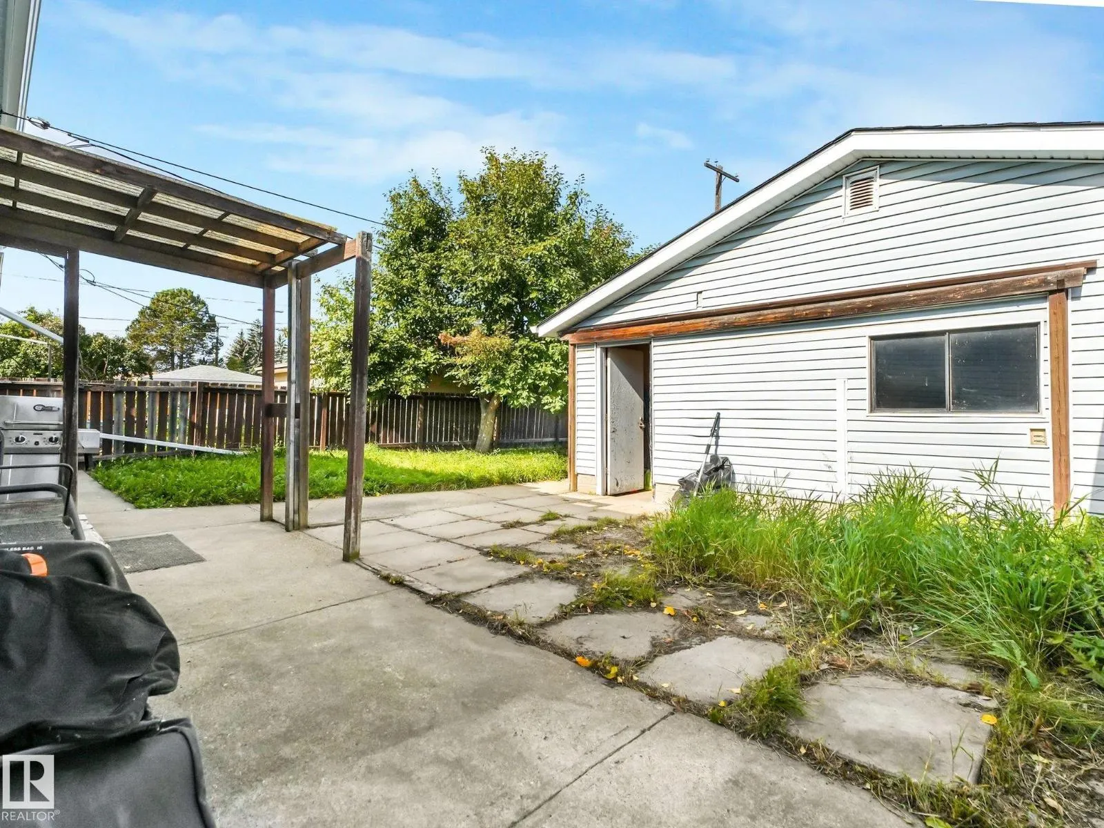 7520 130 AV NW