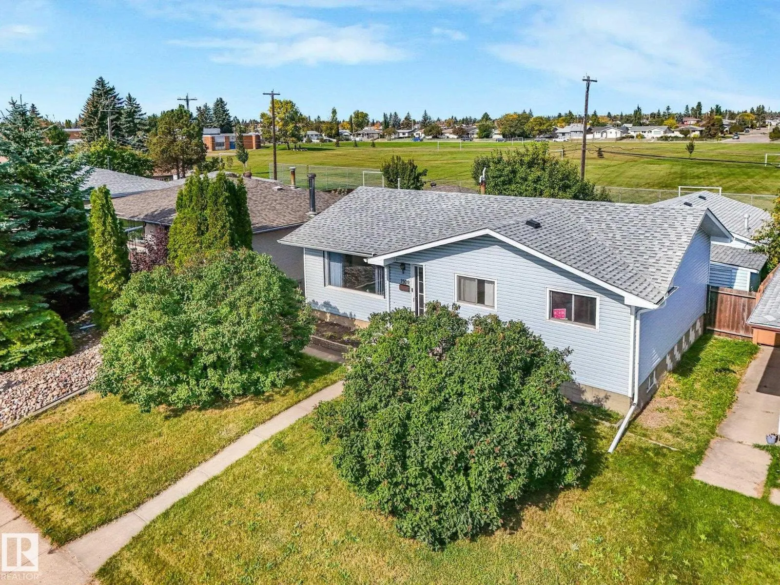 7520 130 AV NW