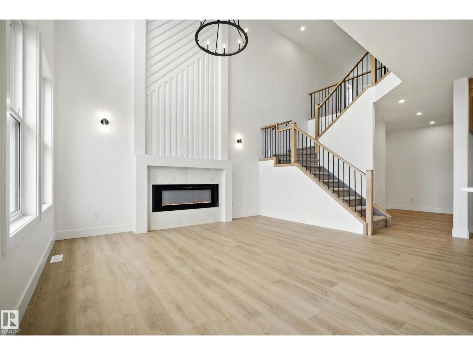 121 Caledon CR