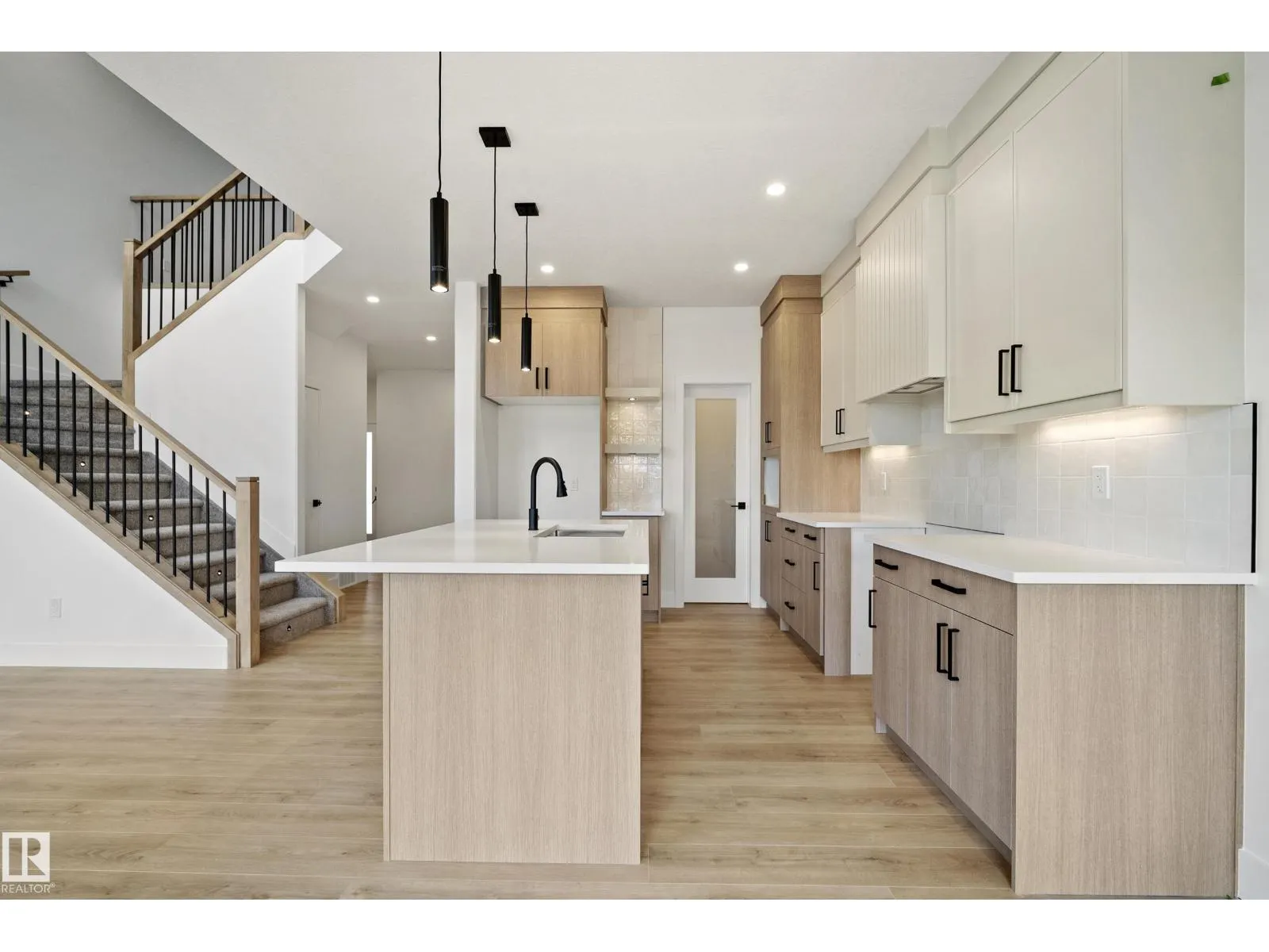 121 Caledon CR