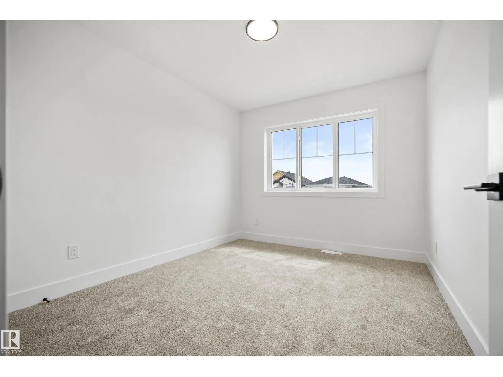 121 Caledon CR