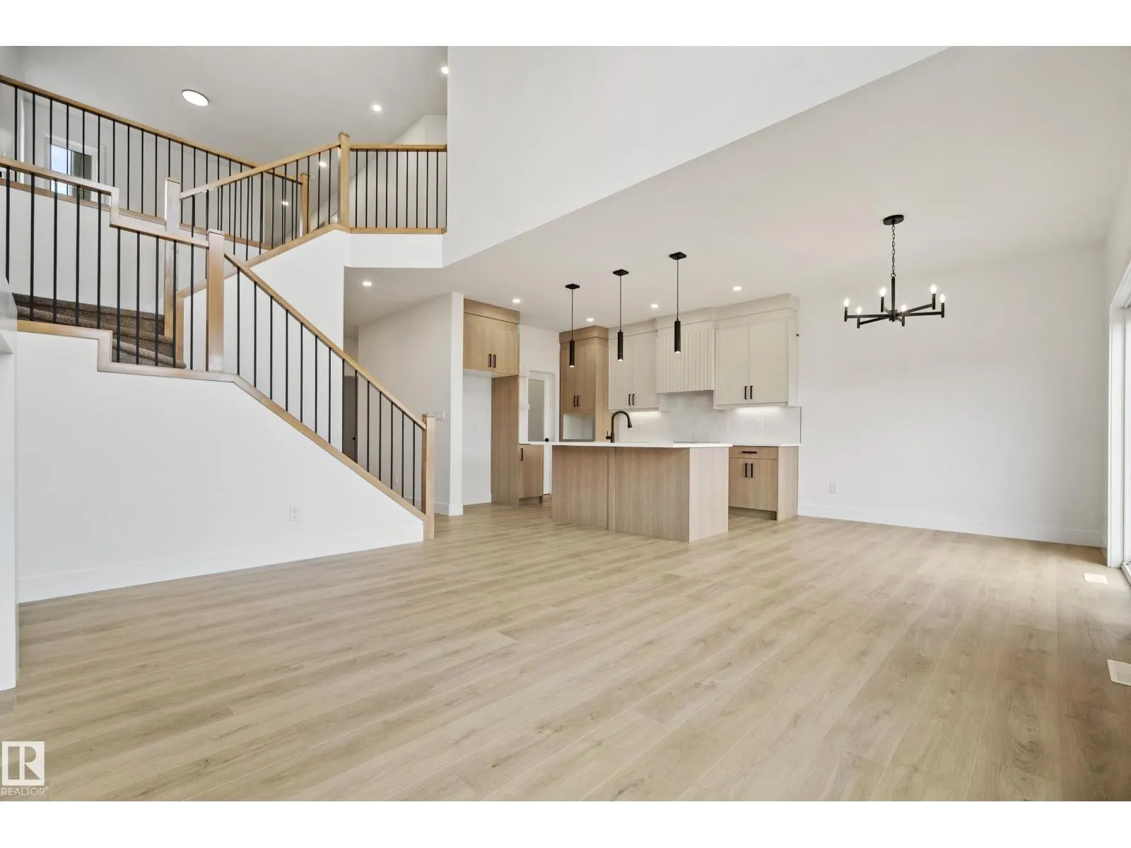 121 Caledon CR