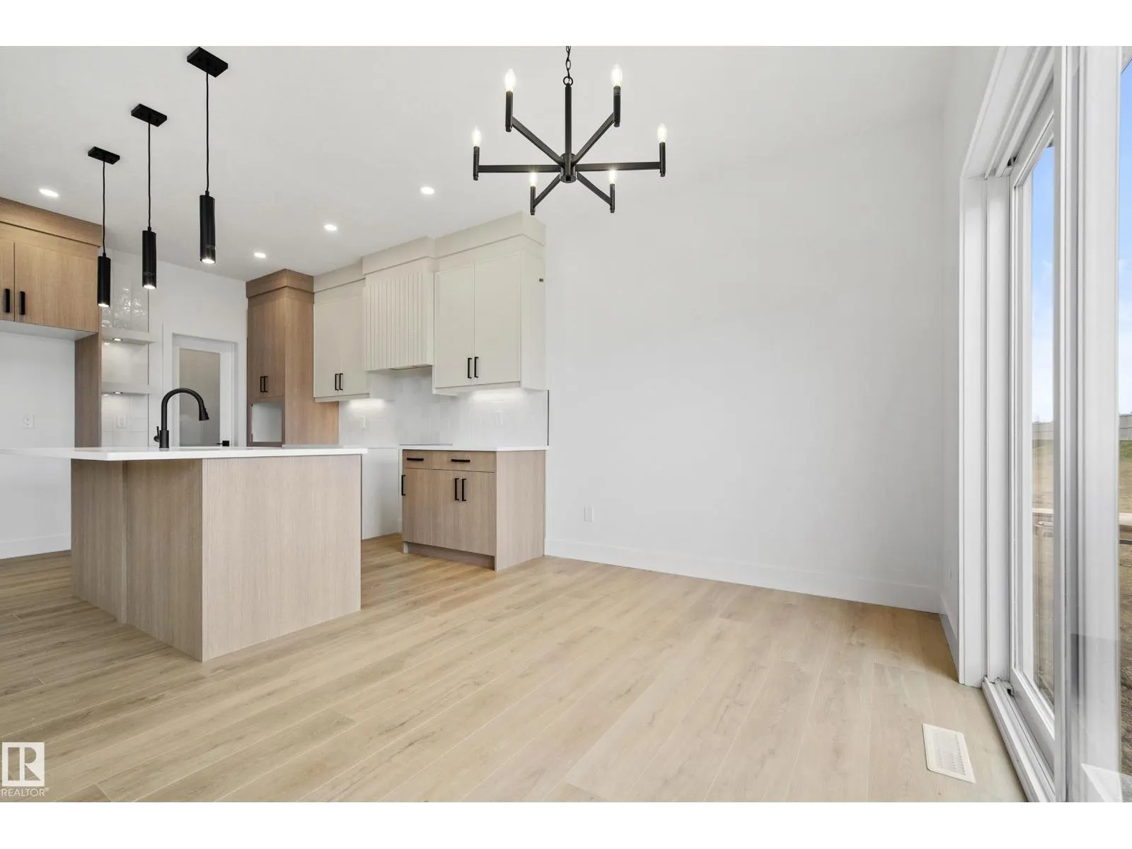 121 Caledon CR
