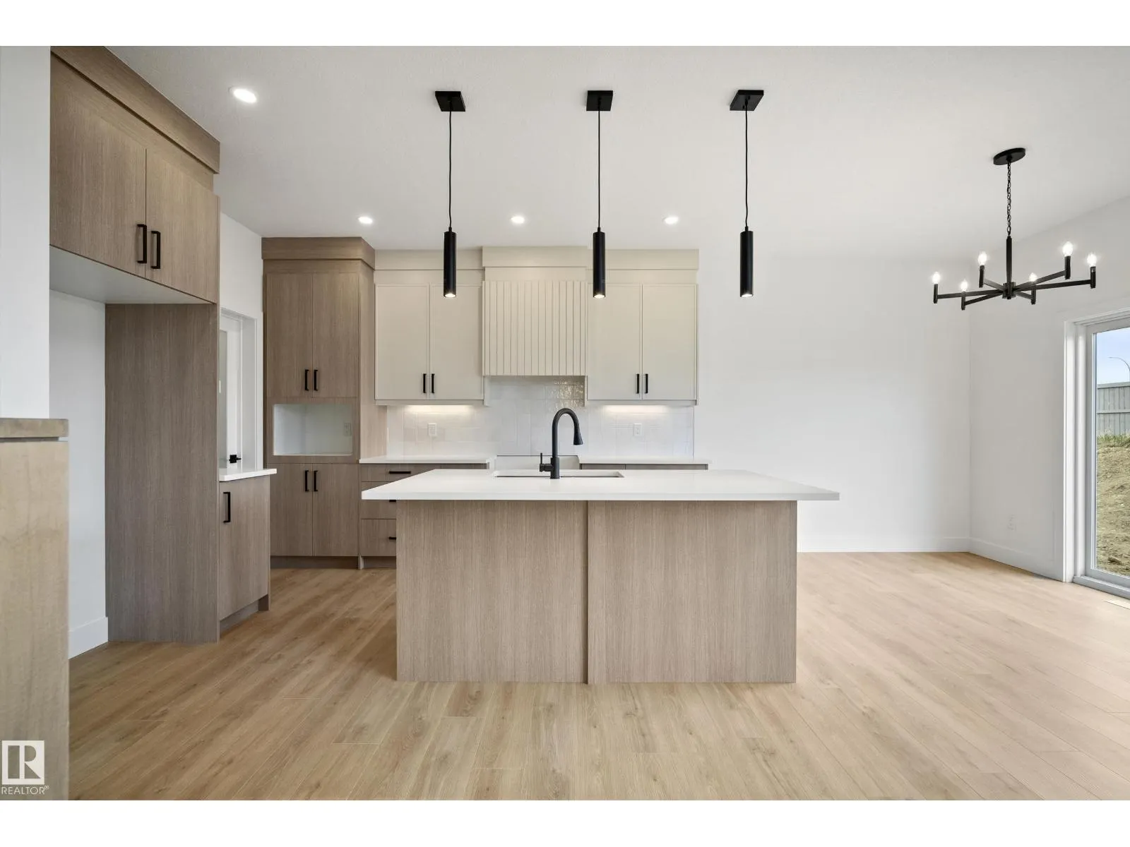 121 Caledon CR