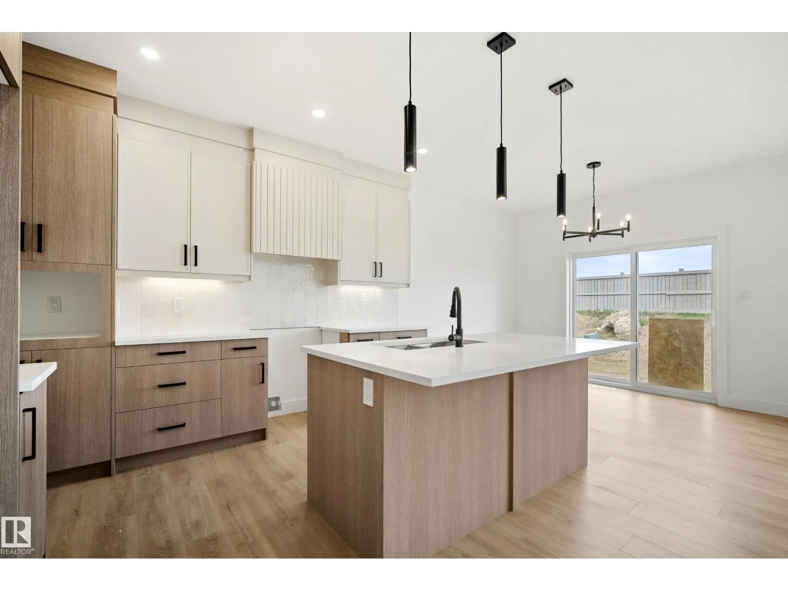 121 Caledon CR