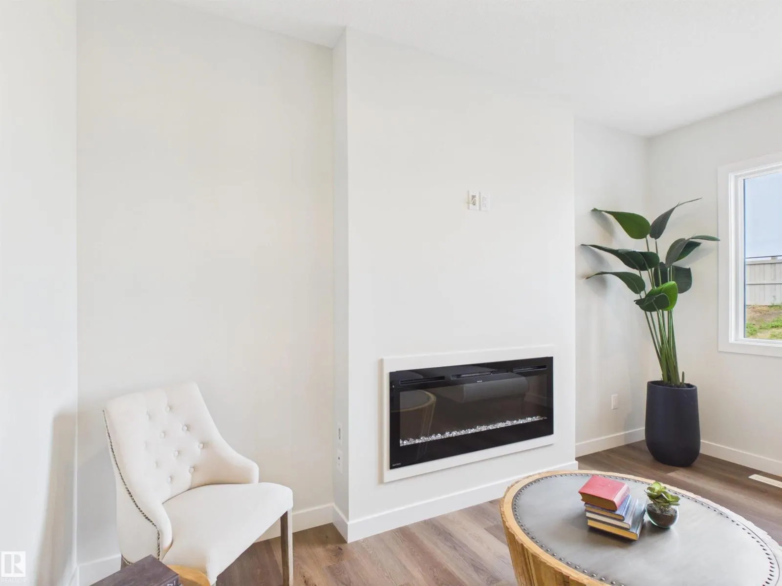 159 CALEDON CR