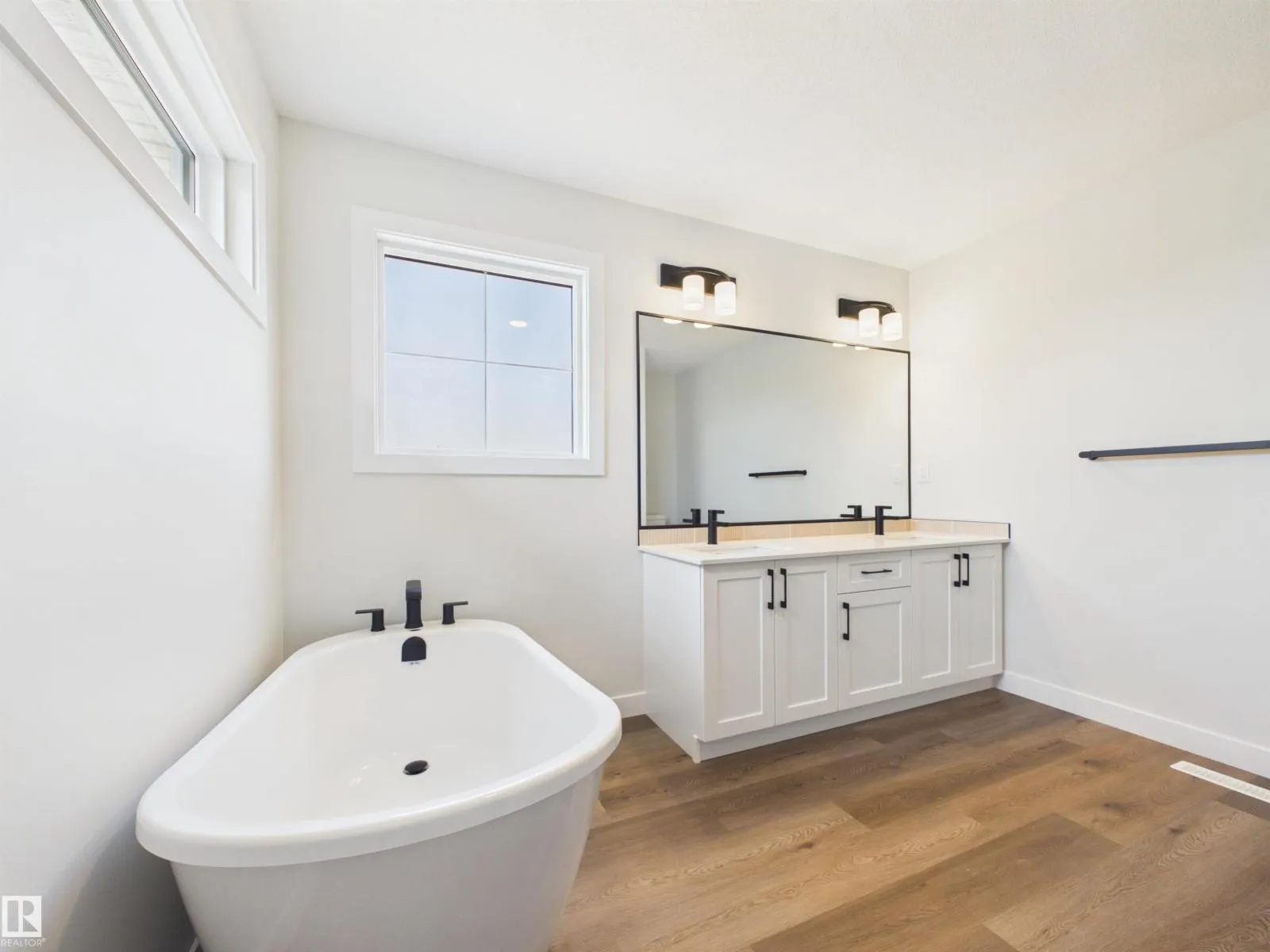 159 CALEDON CR