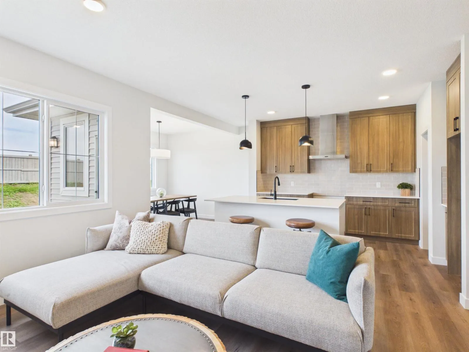 159 CALEDON CR