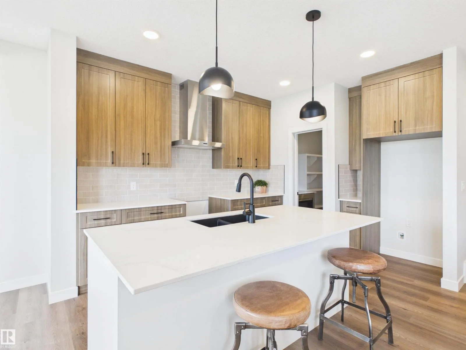 159 CALEDON CR