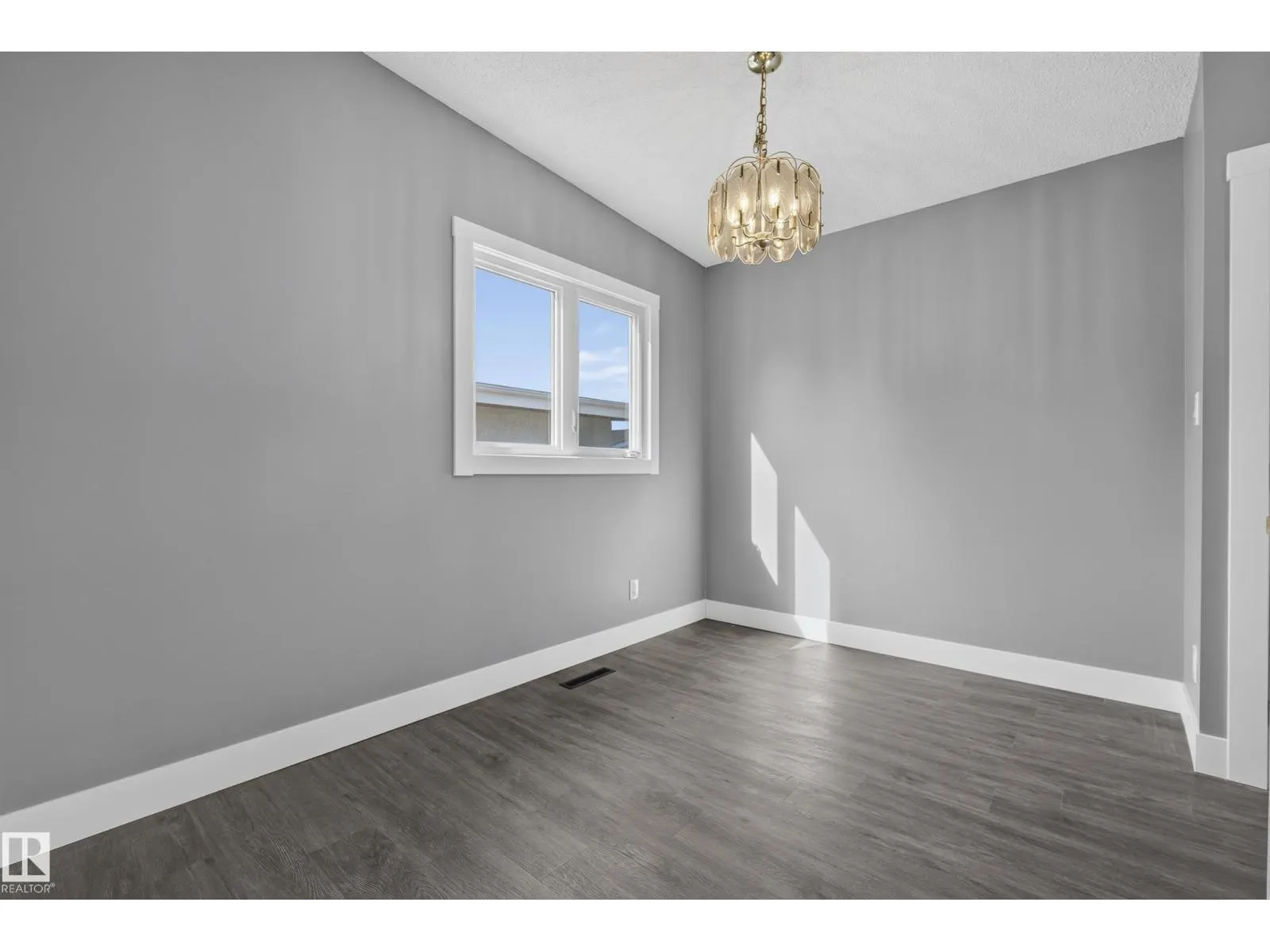 25 MILBURN CR