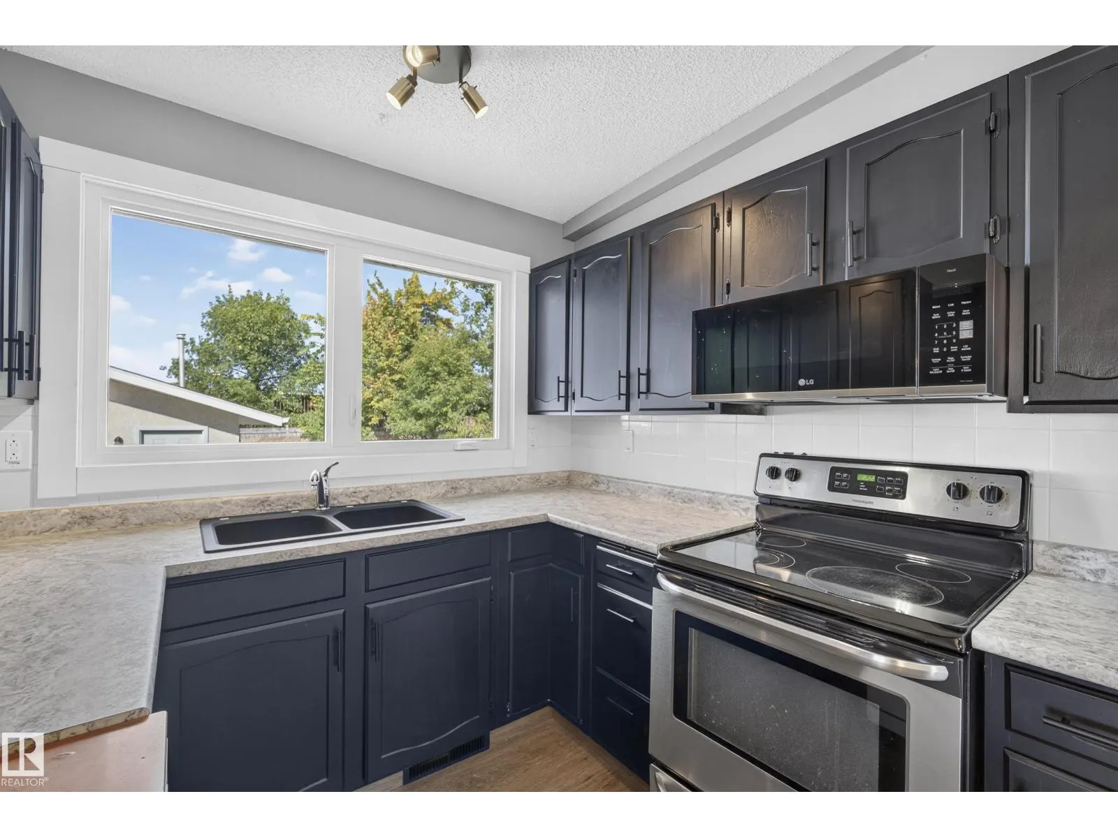 25 MILBURN CR