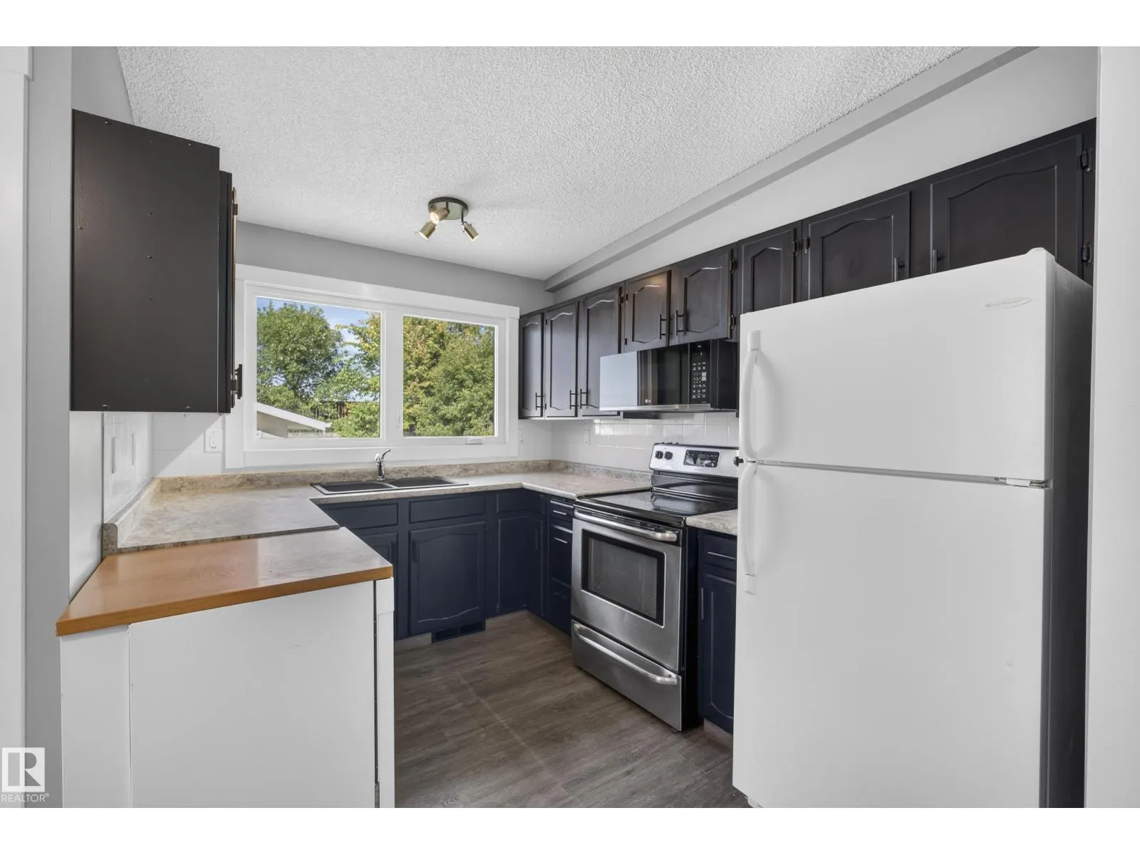 25 MILBURN CR