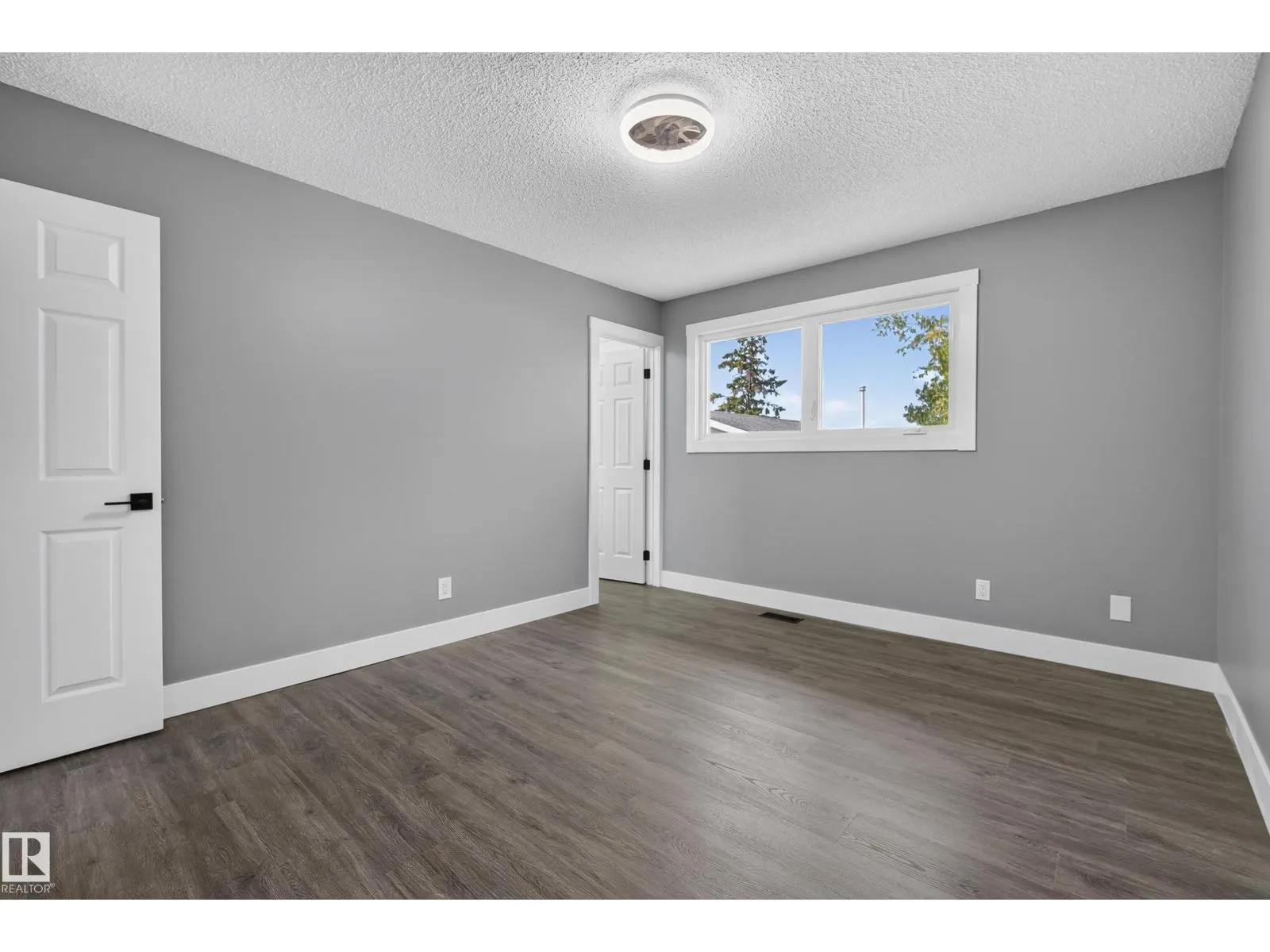 25 MILBURN CR