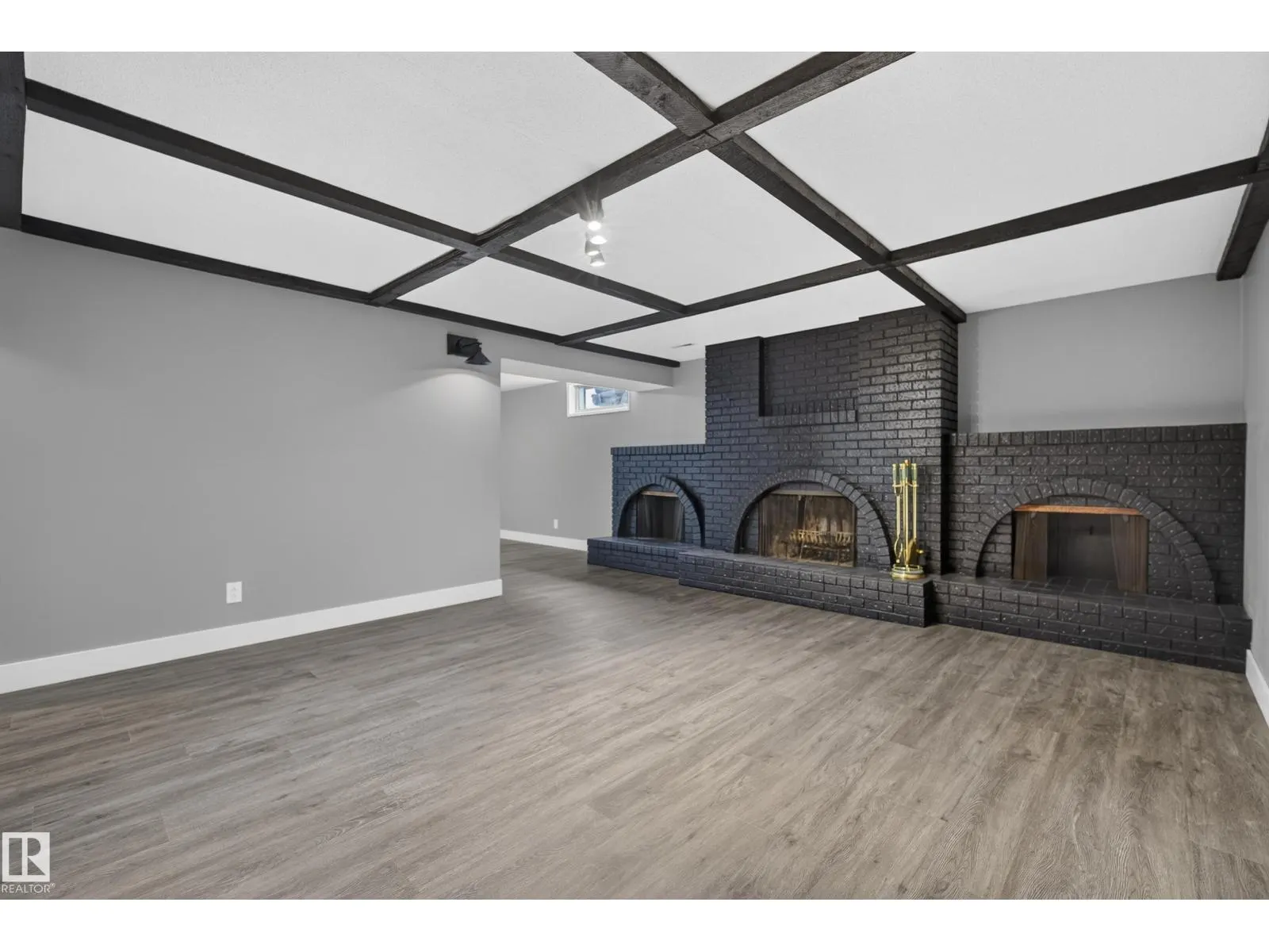 25 MILBURN CR