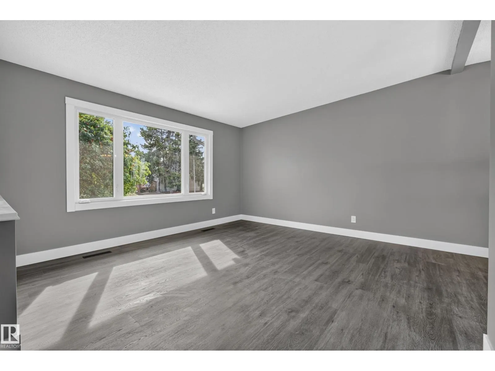 25 MILBURN CR