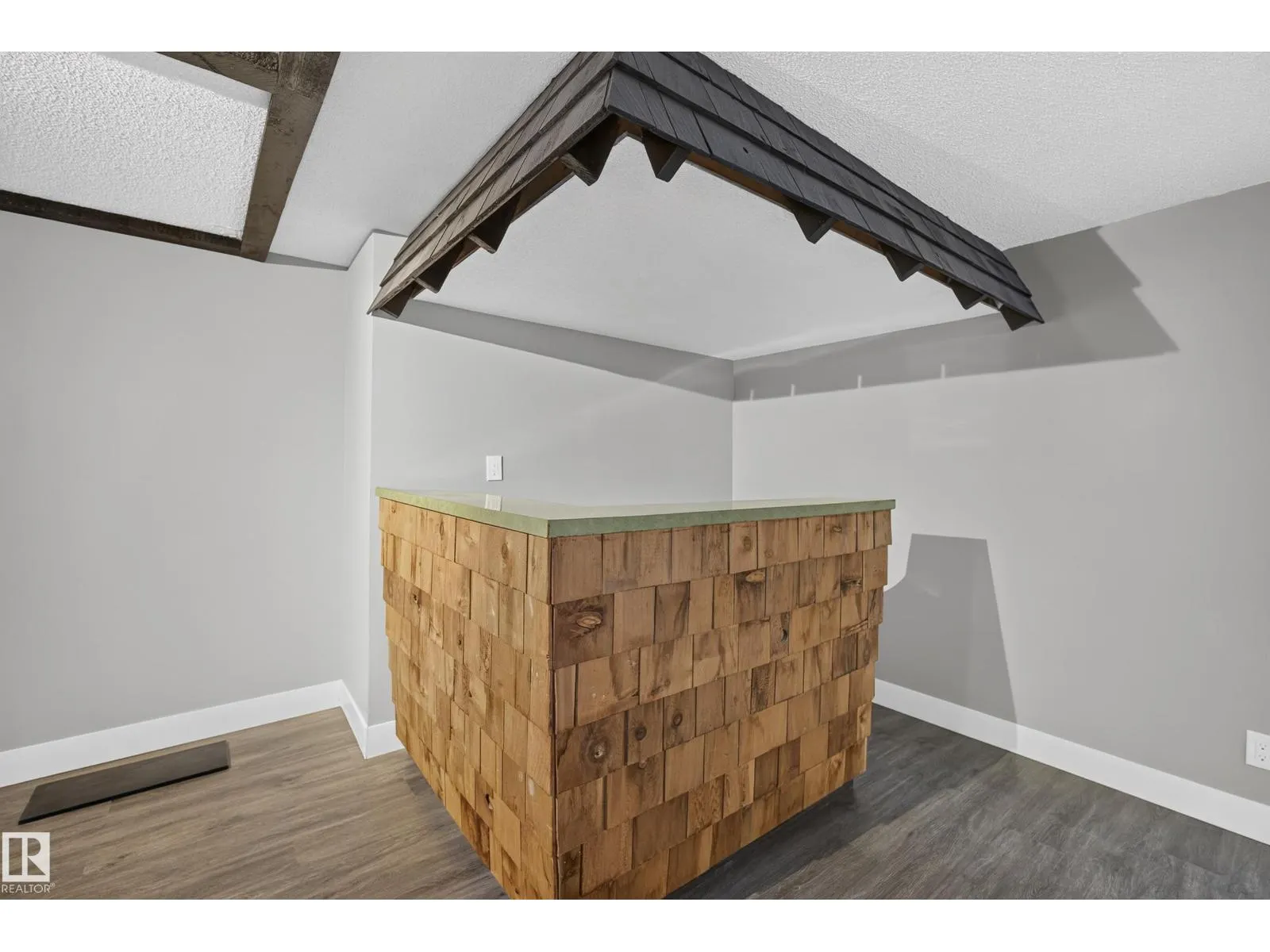 25 MILBURN CR