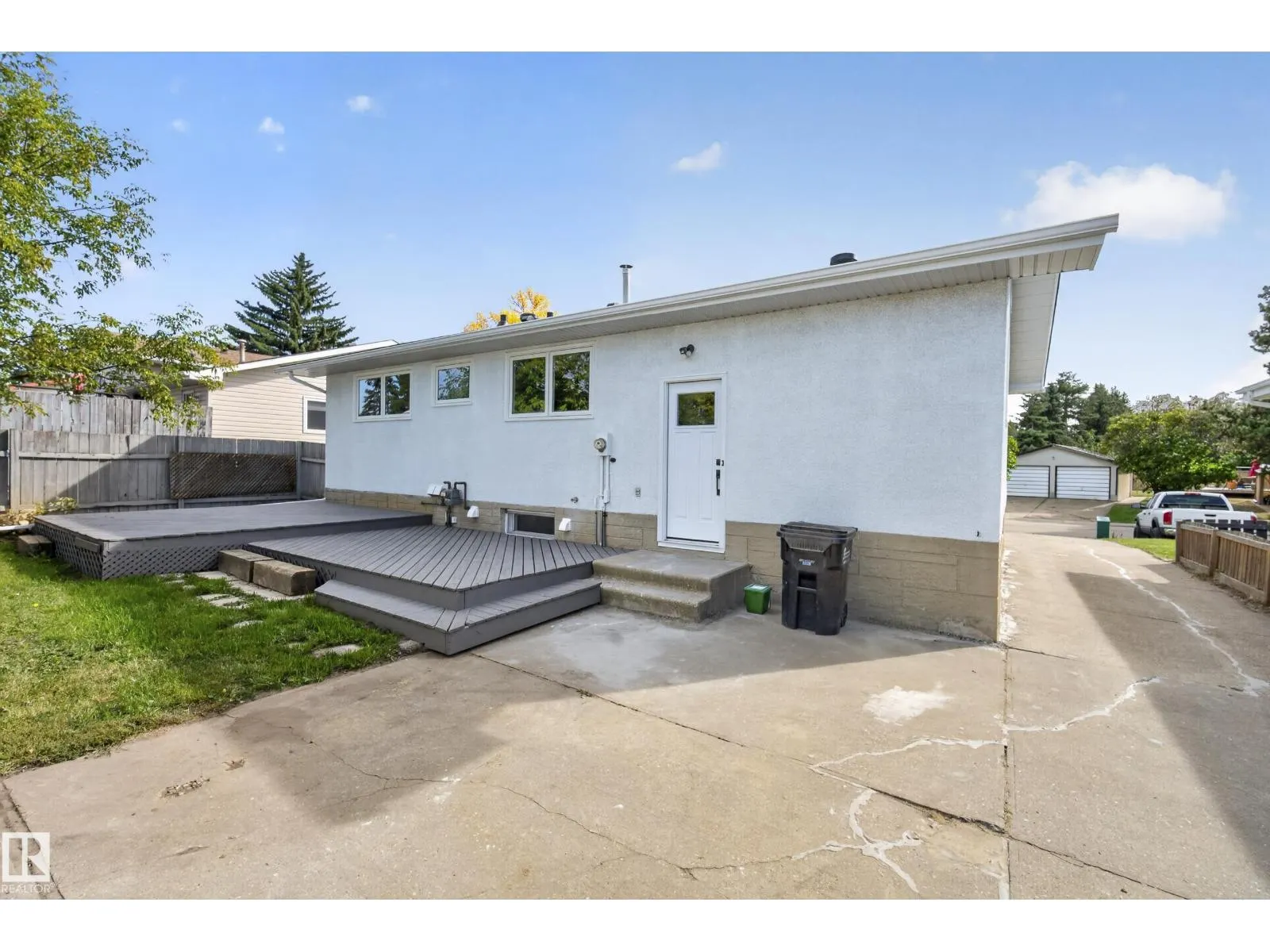 25 MILBURN CR