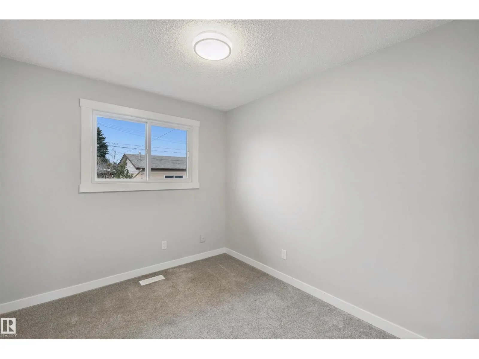 13212 73 ST NW
