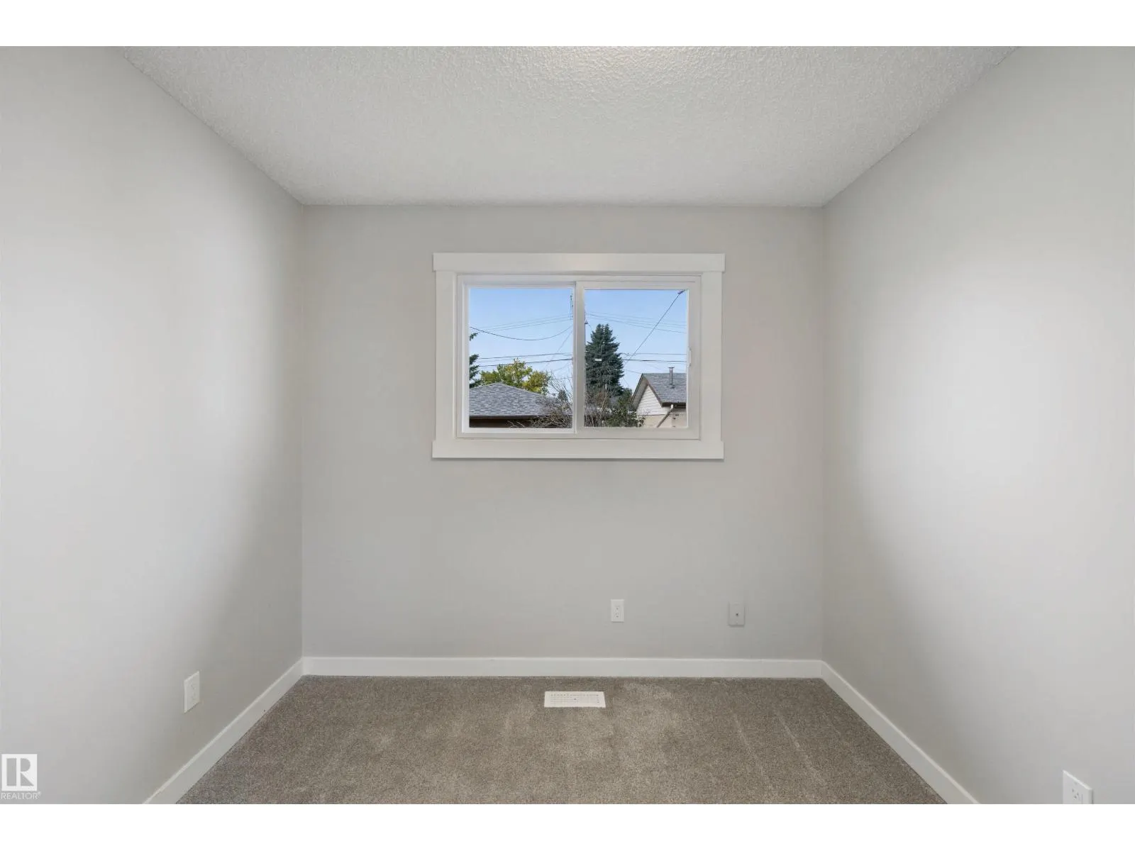 13212 73 ST NW