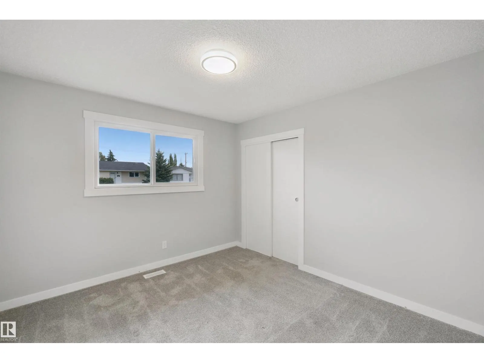 13212 73 ST NW