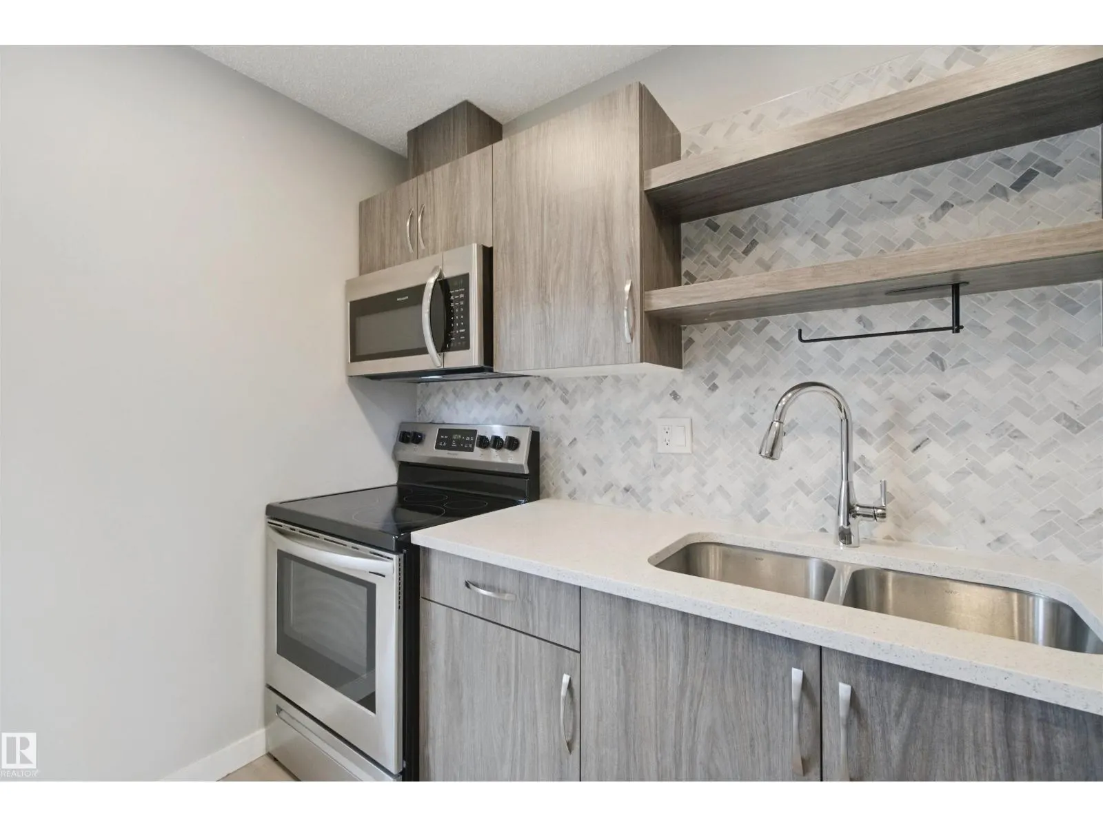 13212 73 ST NW