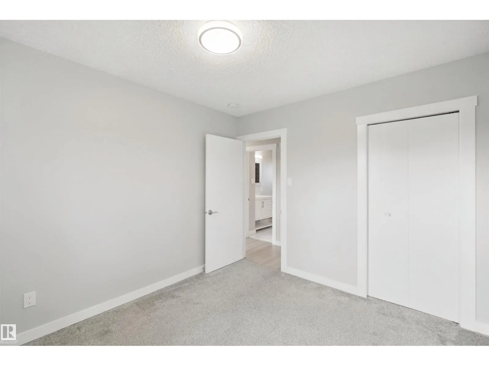 13212 73 ST NW