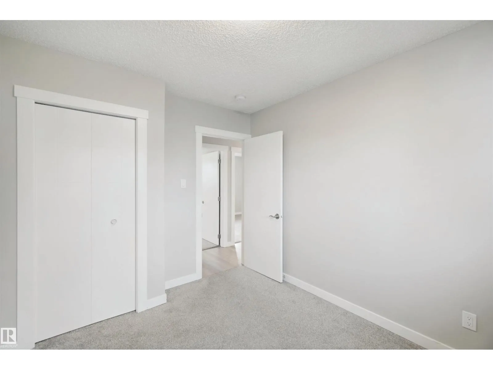 13212 73 ST NW