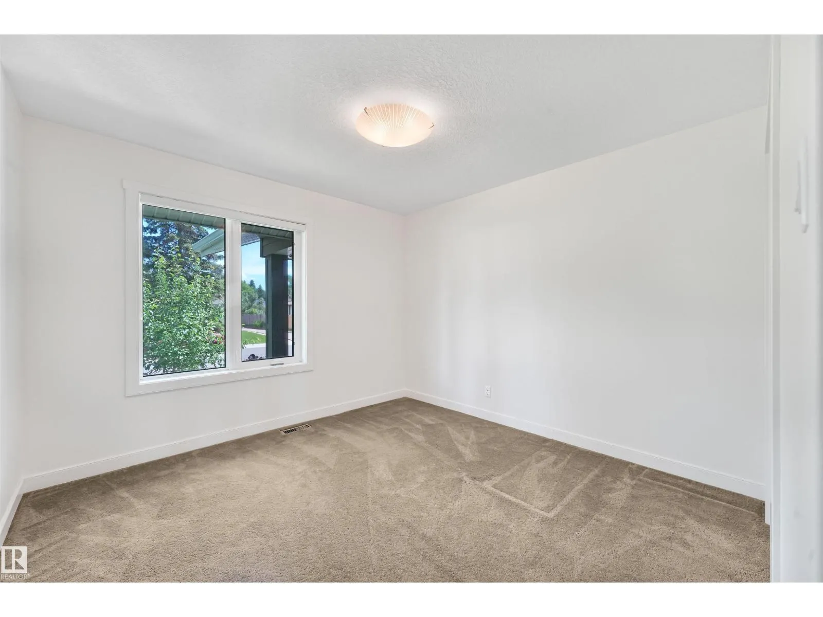 8212 148 ST NW NW