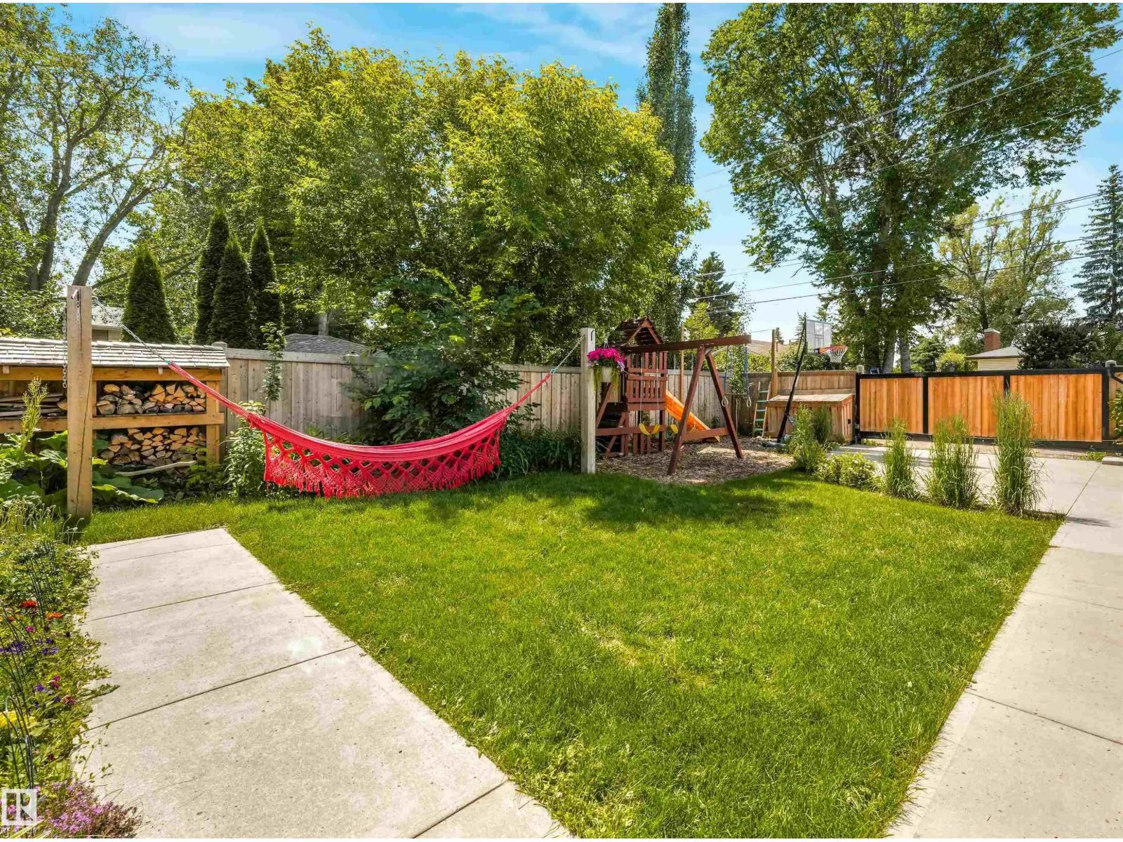 8212 148 ST NW NW