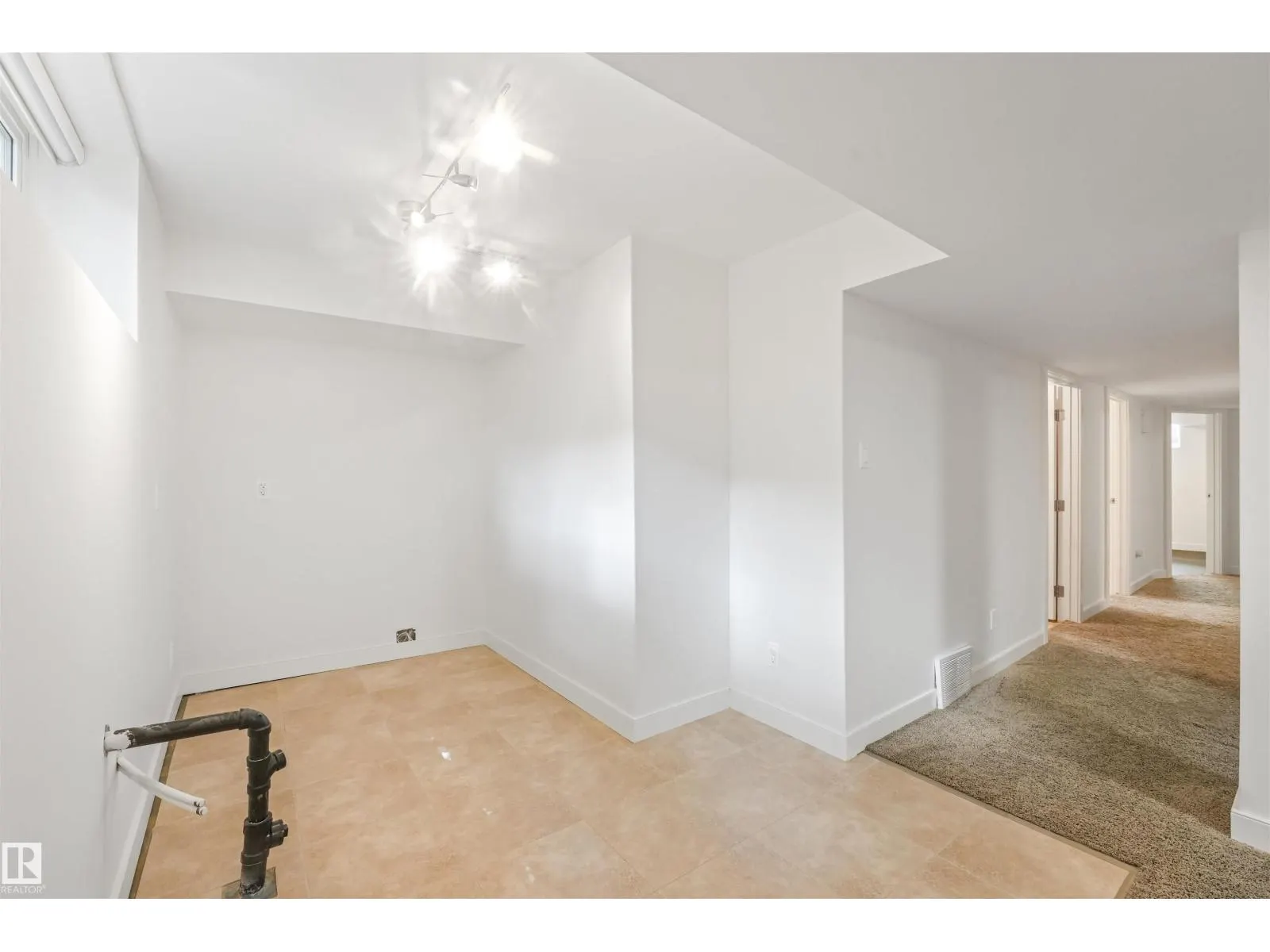 8212 148 ST NW NW