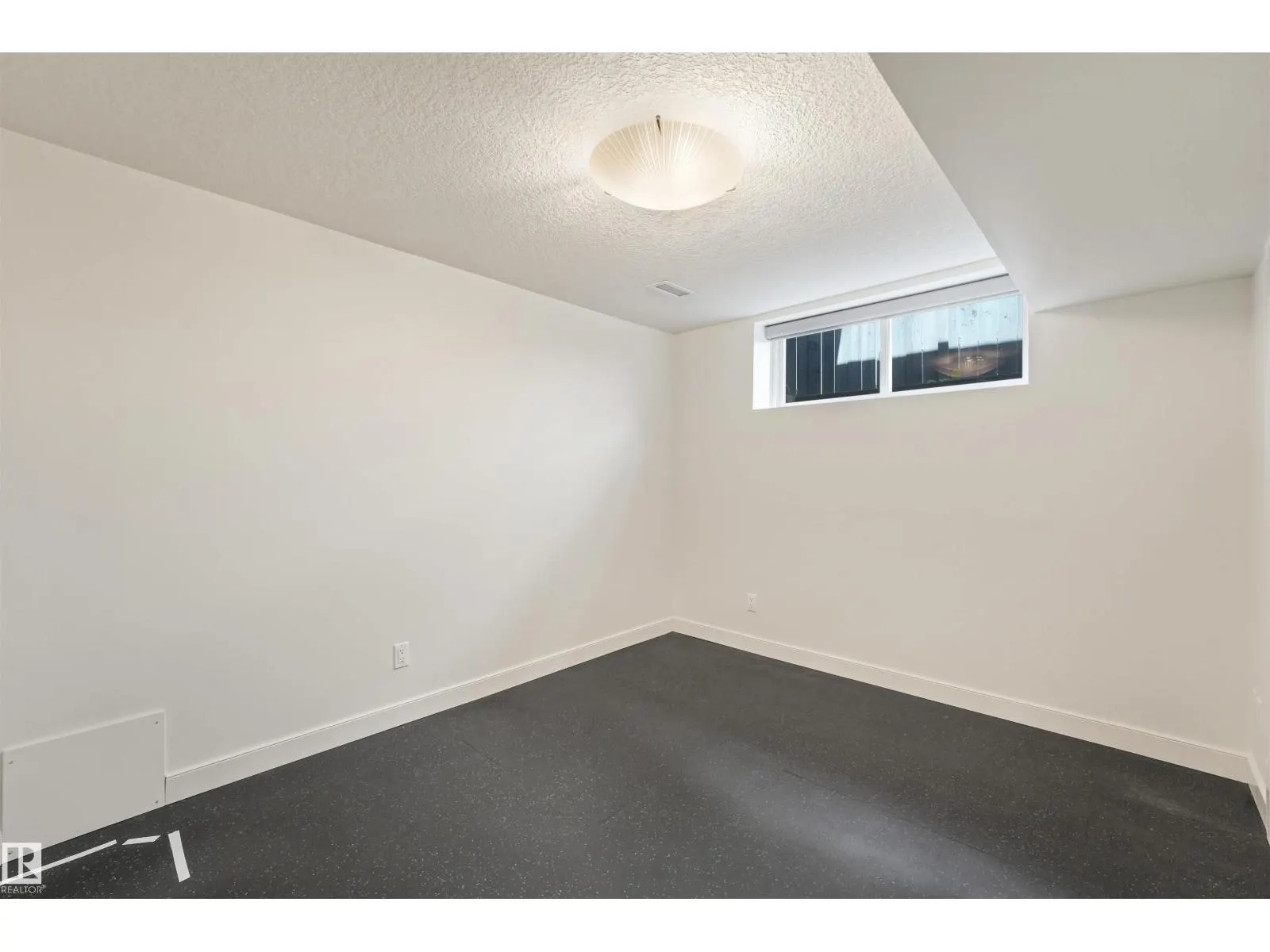 8212 148 ST NW NW