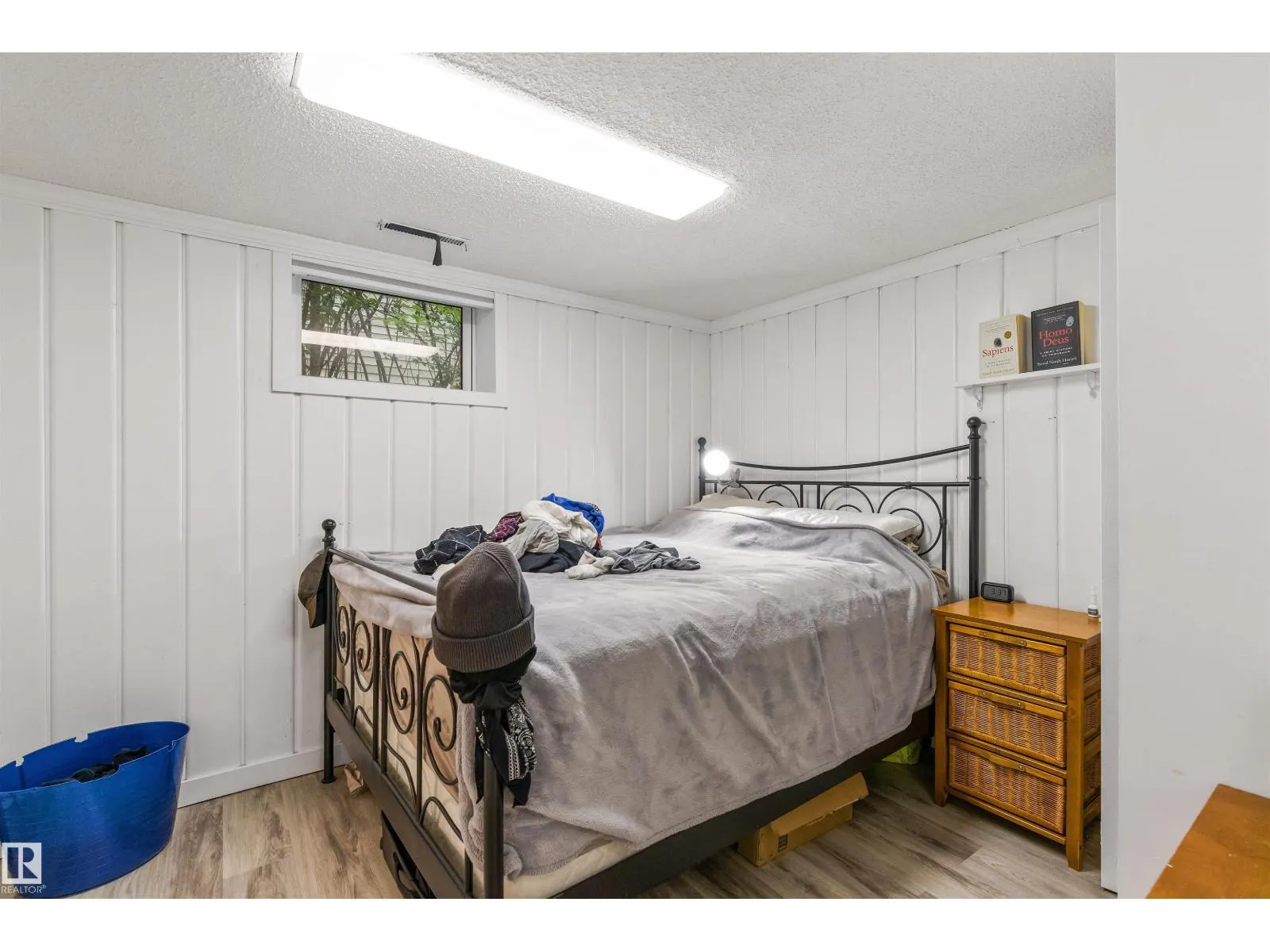 11230 75 AV NW