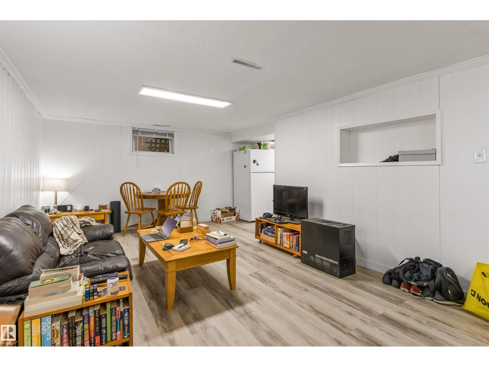 11230 75 AV NW
