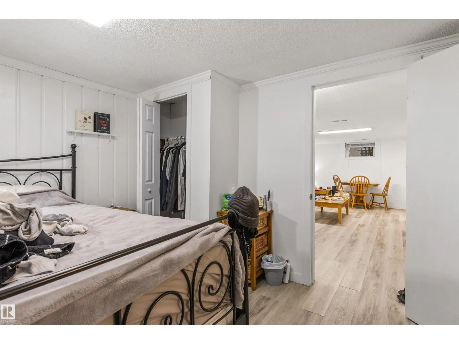 11230 75 AV NW