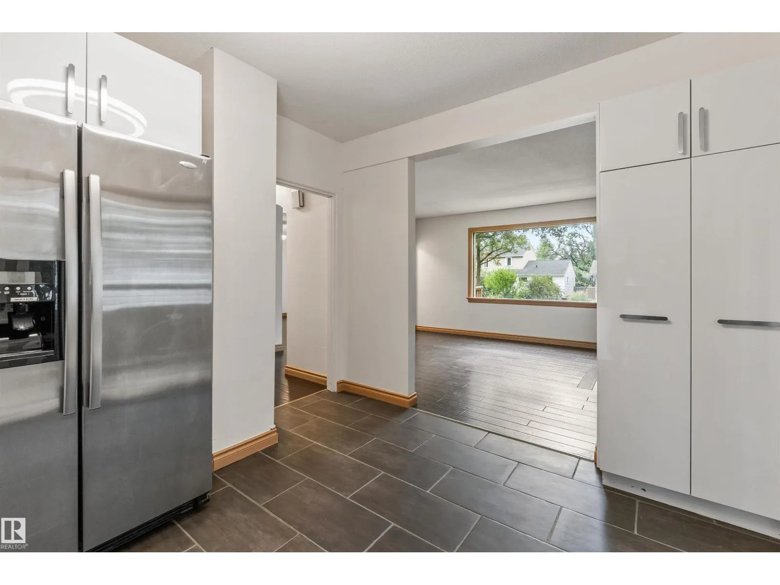 11230 75 AV NW