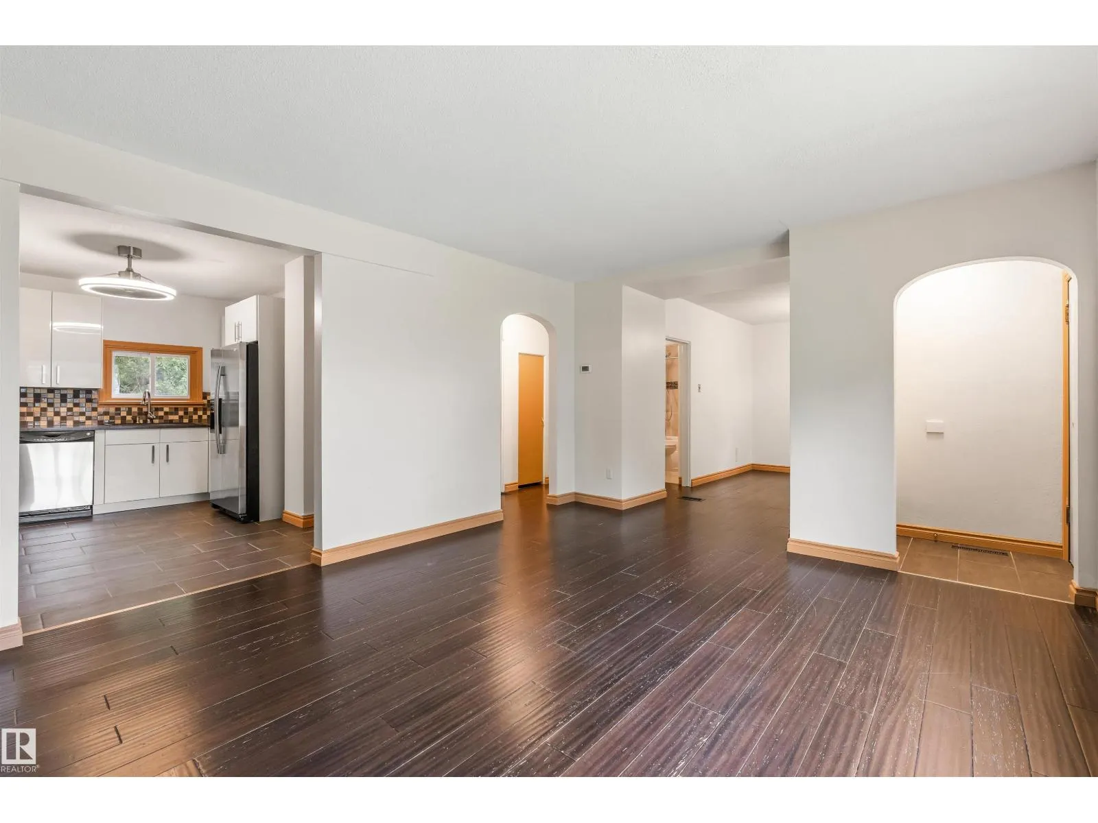 11230 75 AV NW