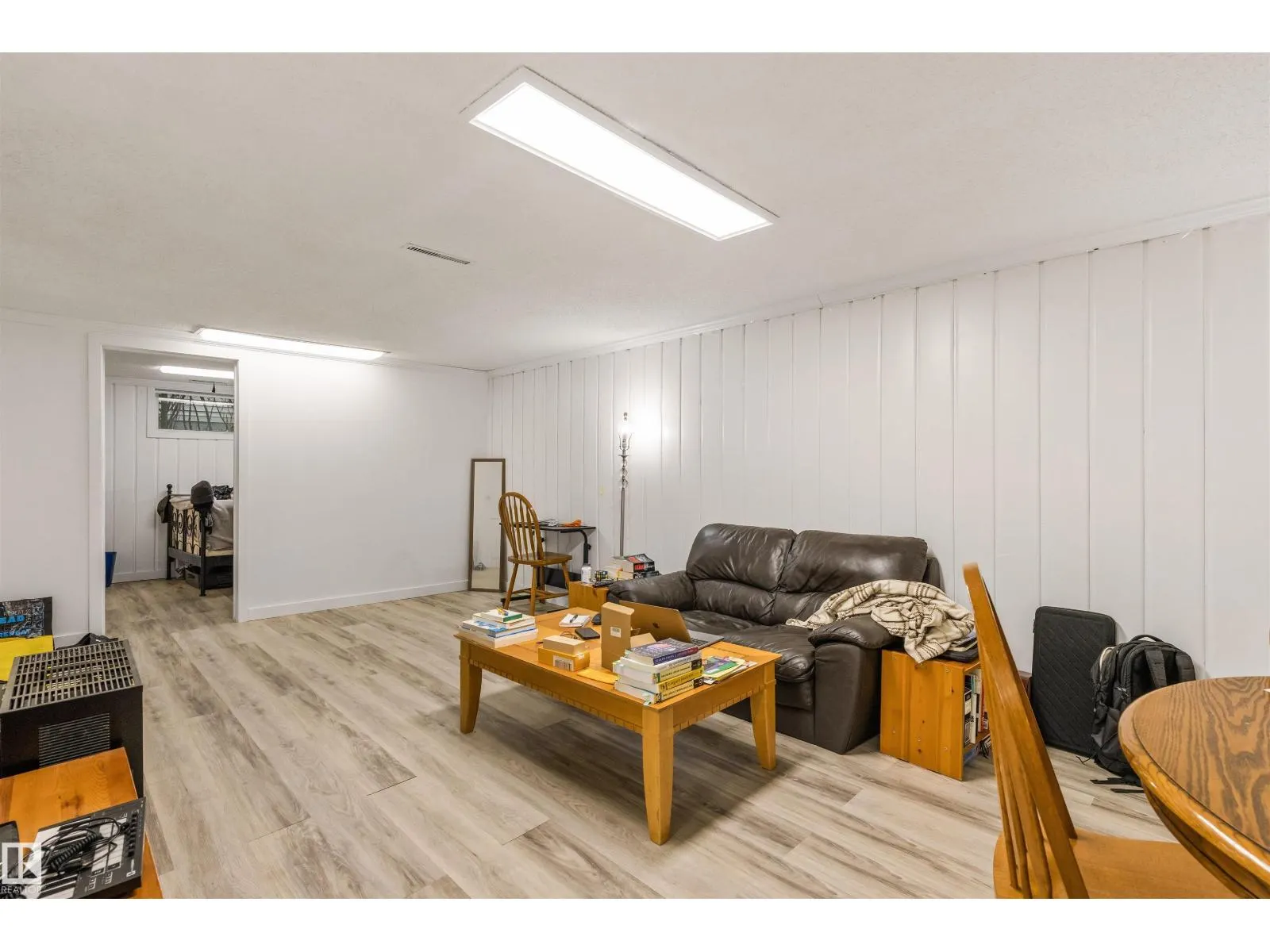 11230 75 AV NW