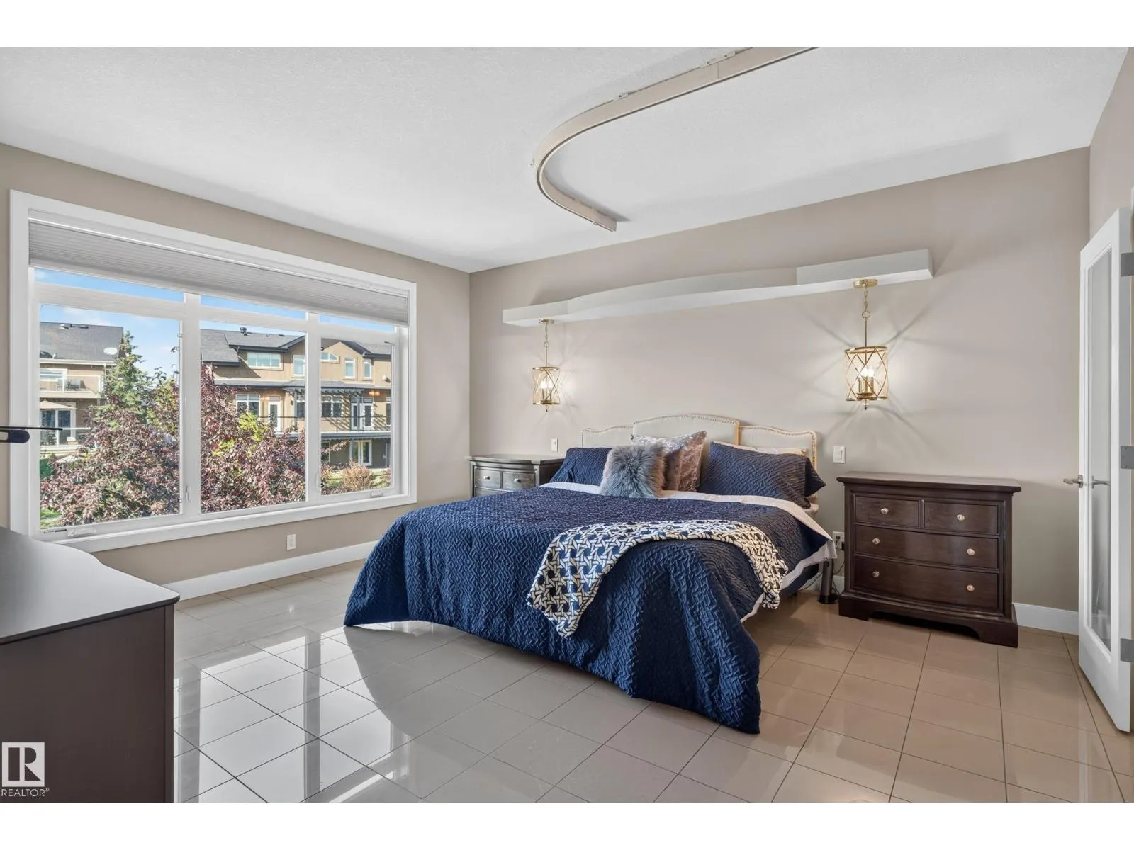 4204 TRIOMPHE PT