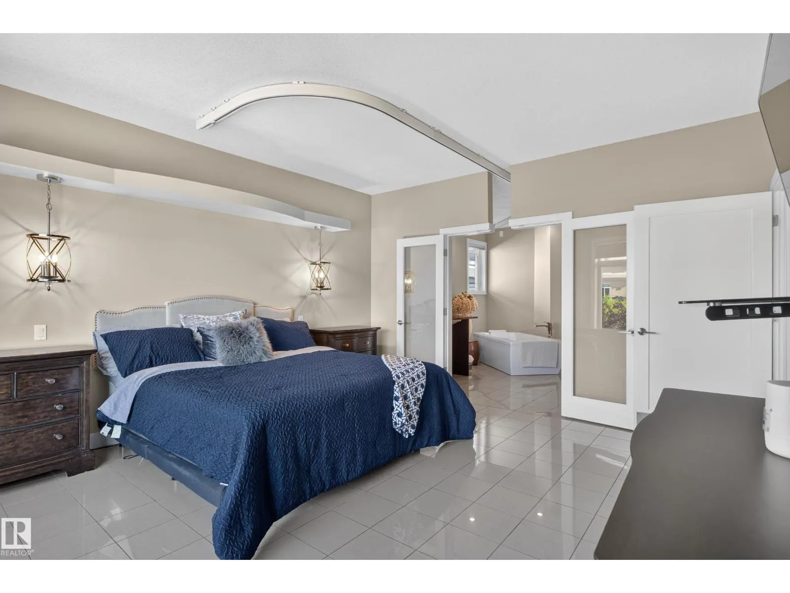 4204 TRIOMPHE PT
