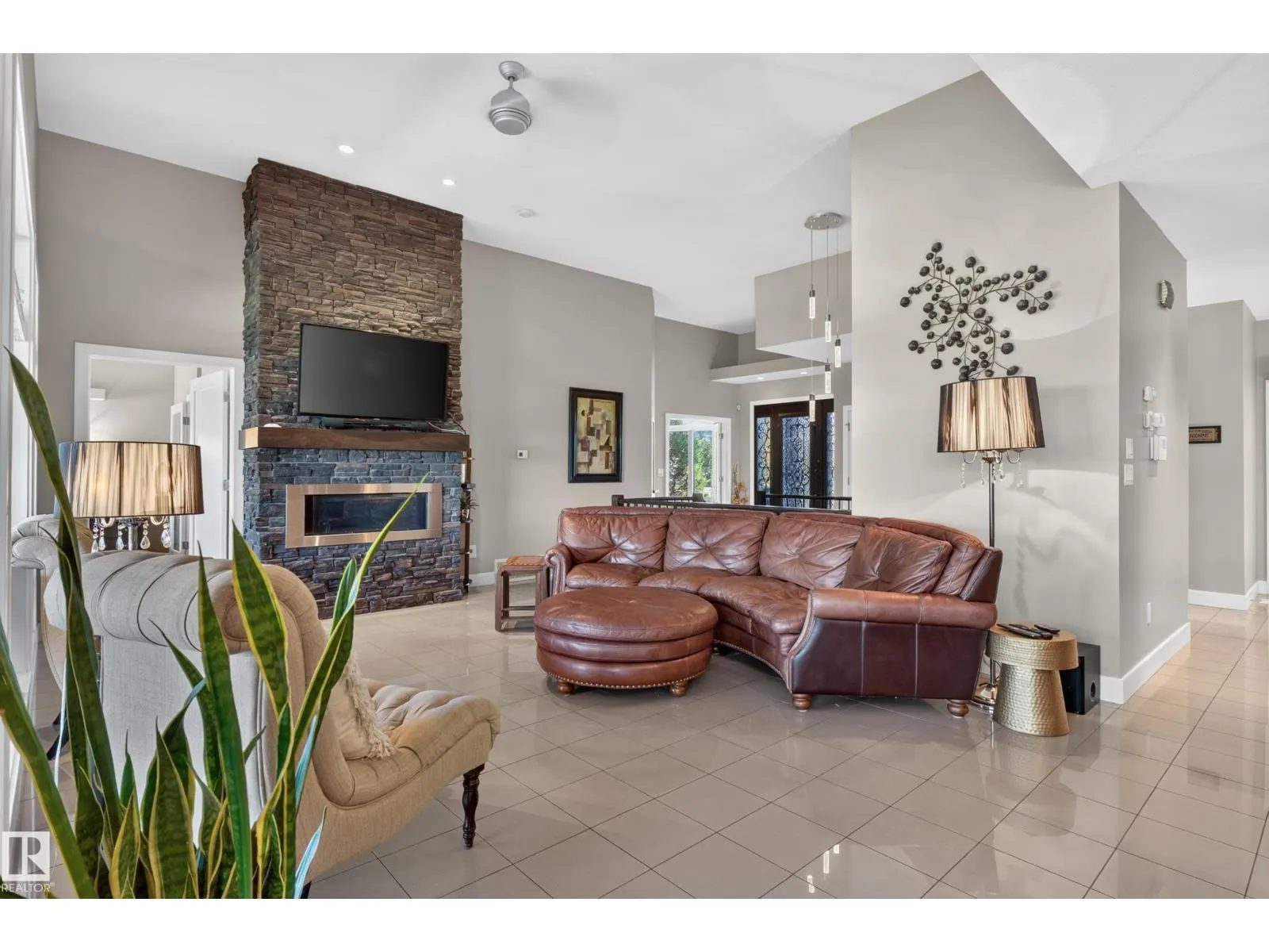 4204 TRIOMPHE PT