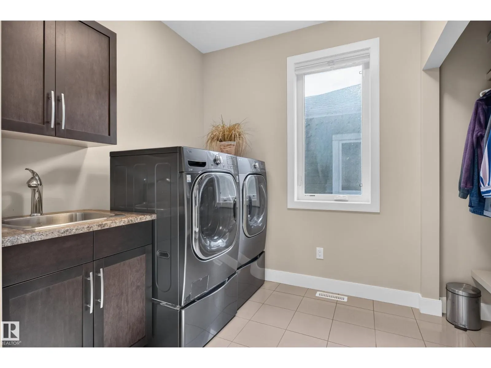 4204 TRIOMPHE PT