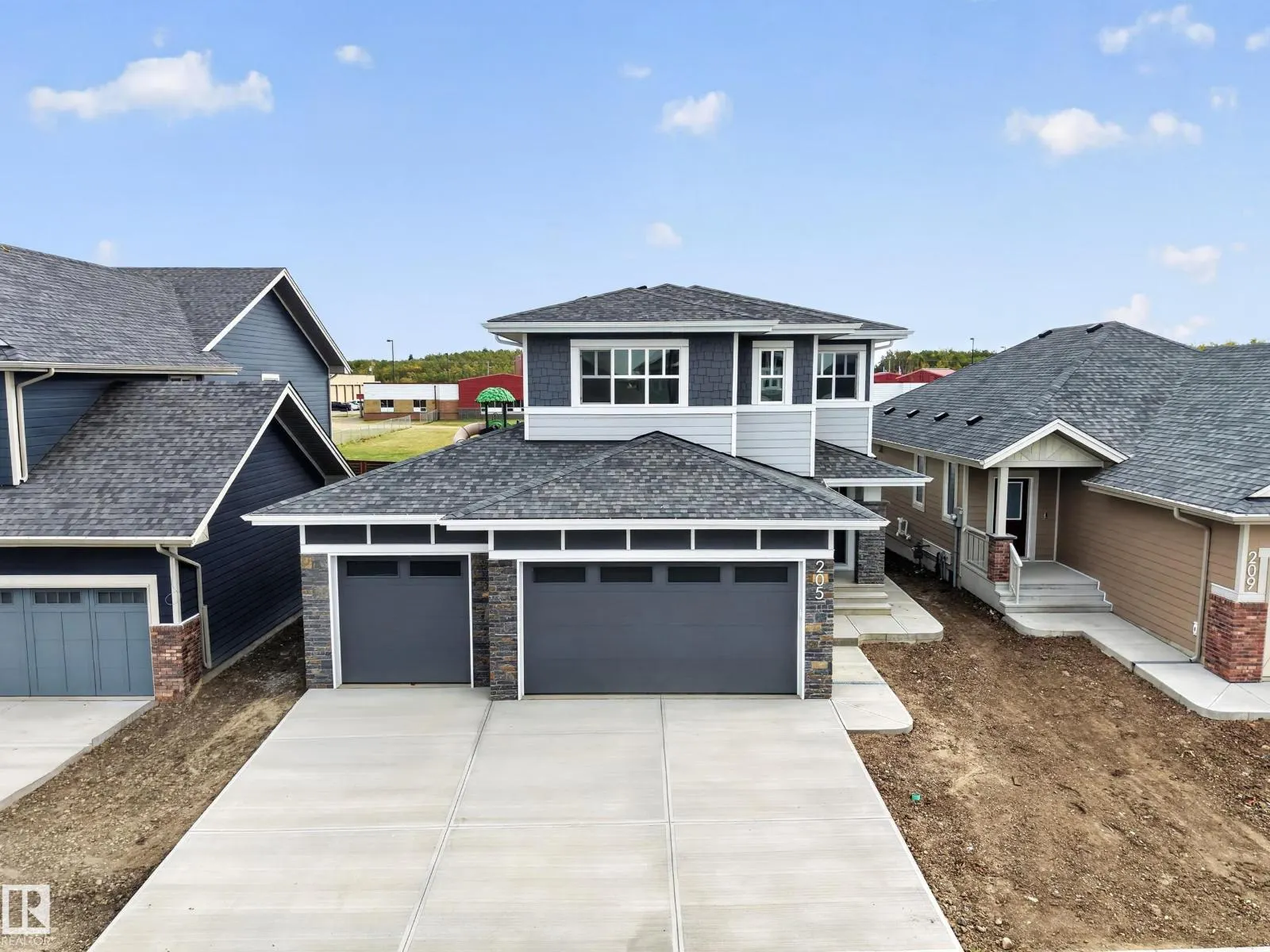 205 HAMPSHIRE PT