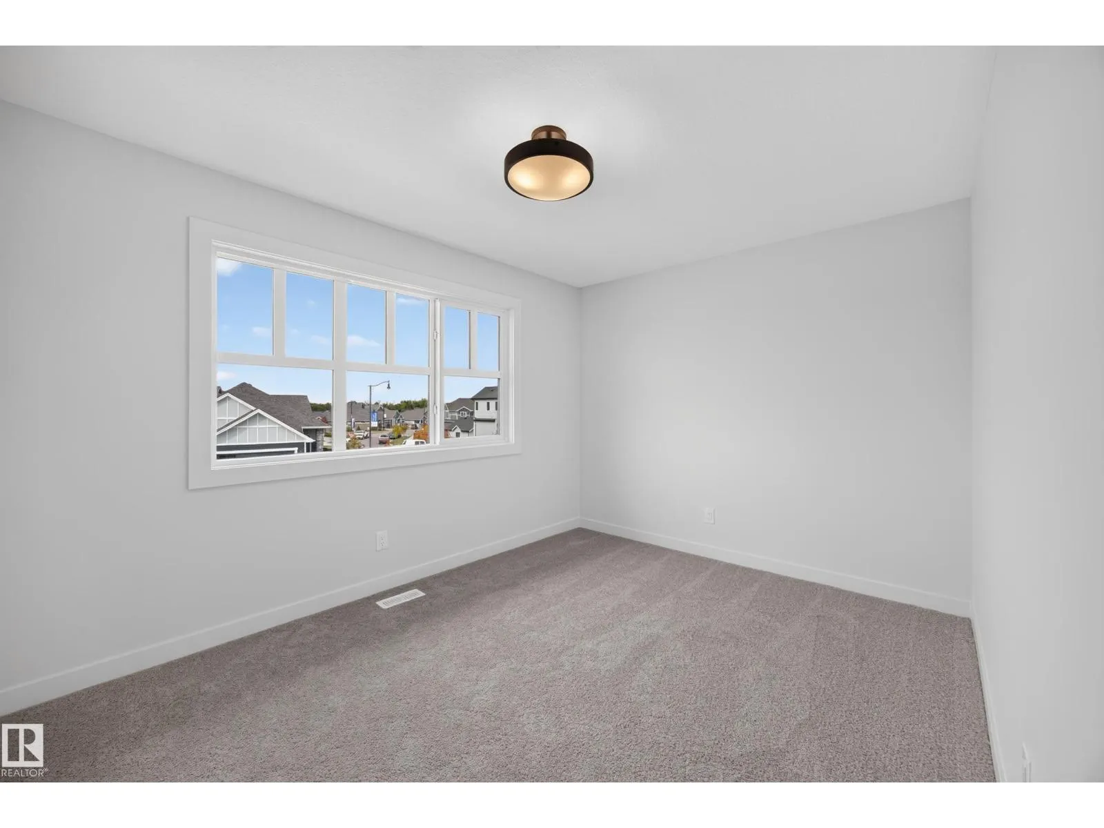 205 HAMPSHIRE PT